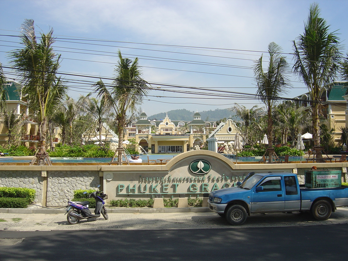 Picture Thailand Phuket Patong Beach Road 2005-12 37 - Monuments Beach Road