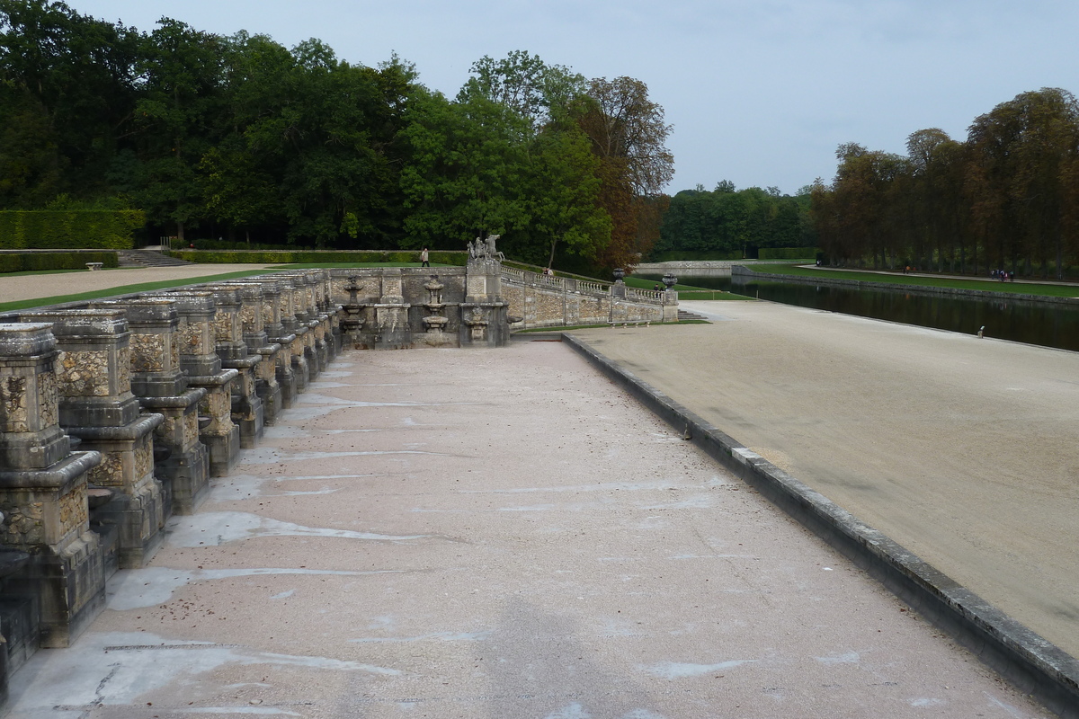 Picture France Vaux Le Vicomte Castle Vaux Le Vicomte Gardens 2010-09 53 - Street Vaux Le Vicomte Gardens