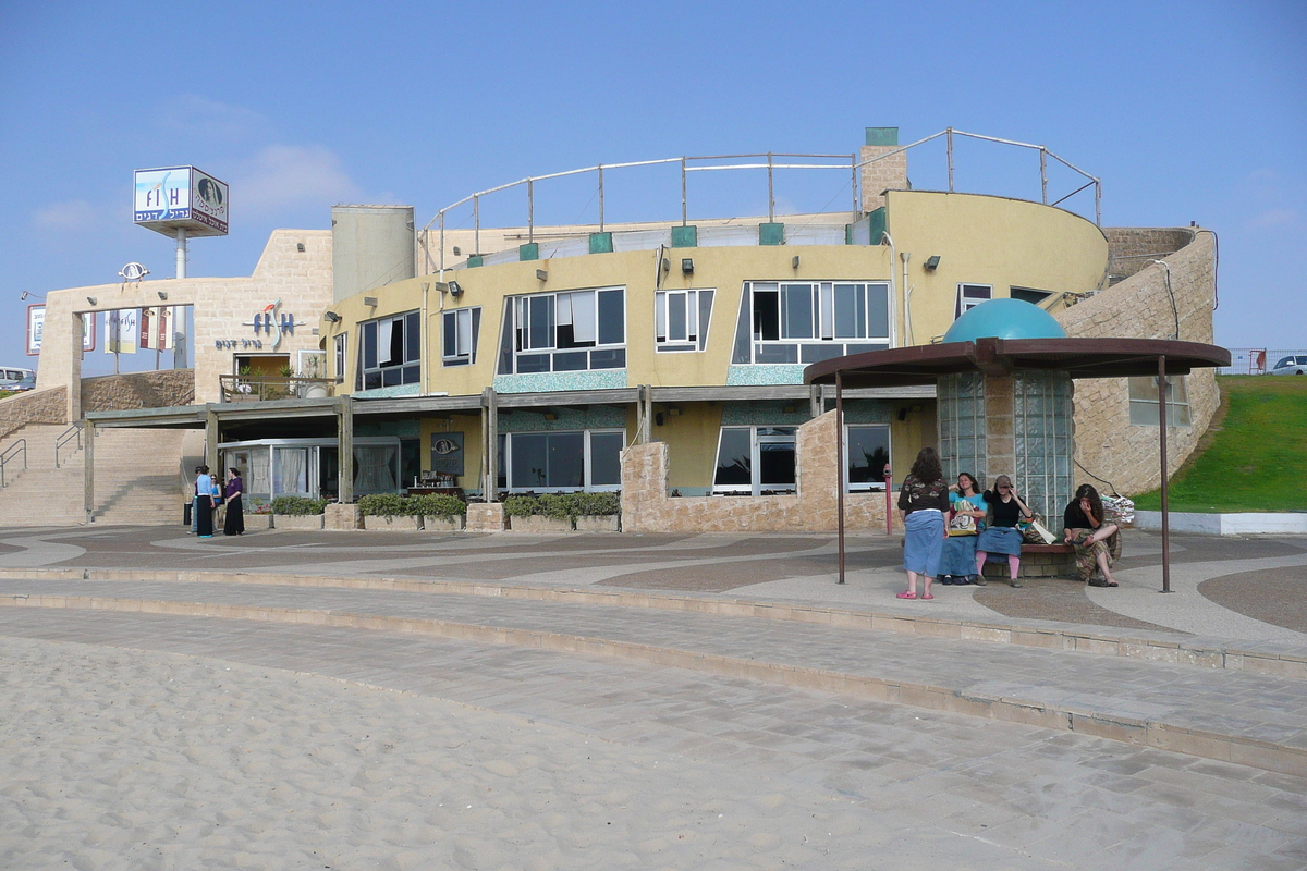 Picture Israel Rishon Le Zion Beach 2007-06 69 - Walking Street Rishon Le Zion Beach