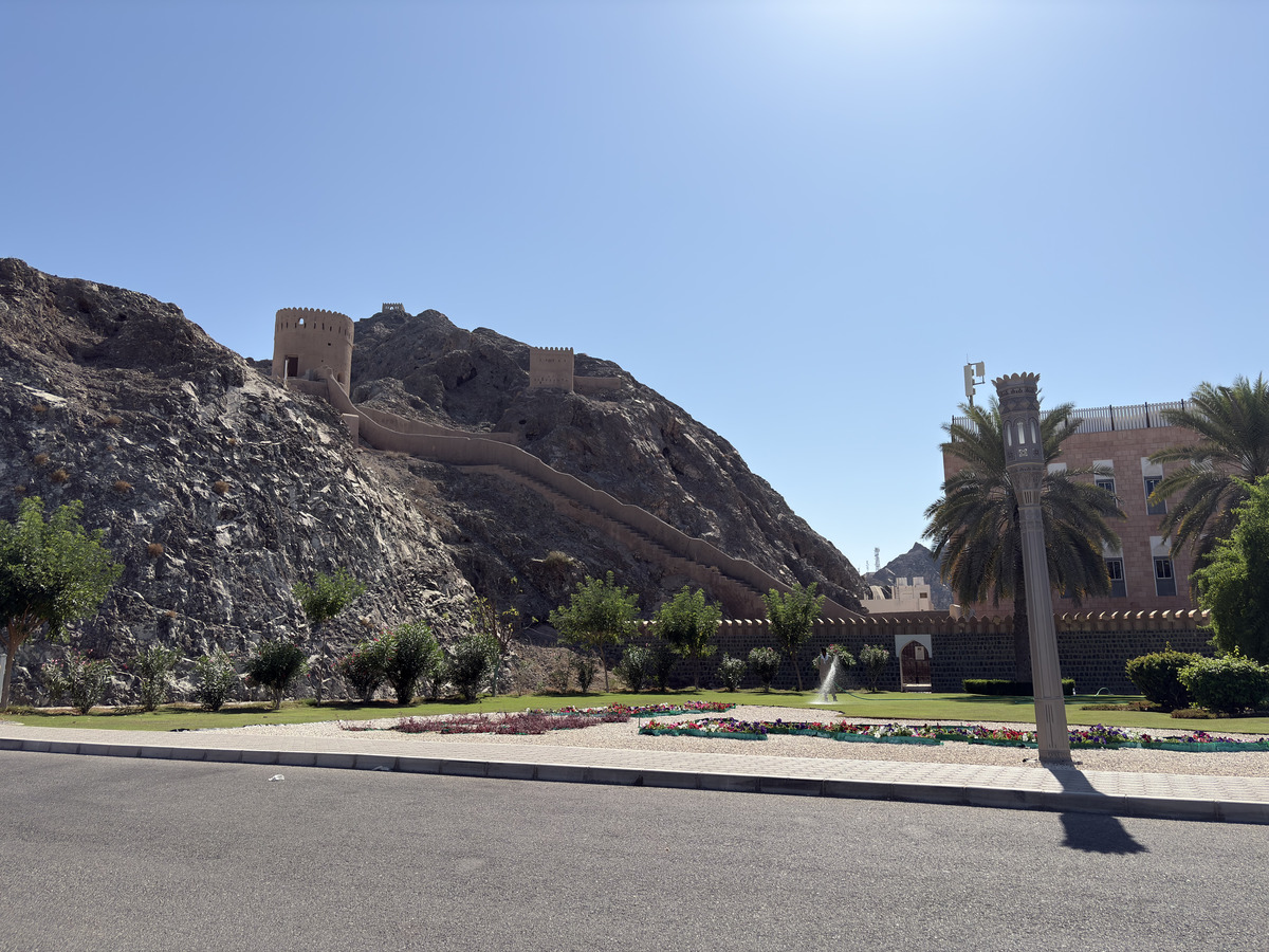 Picture Oman Mascate 2025-11 91 - Street Mascate