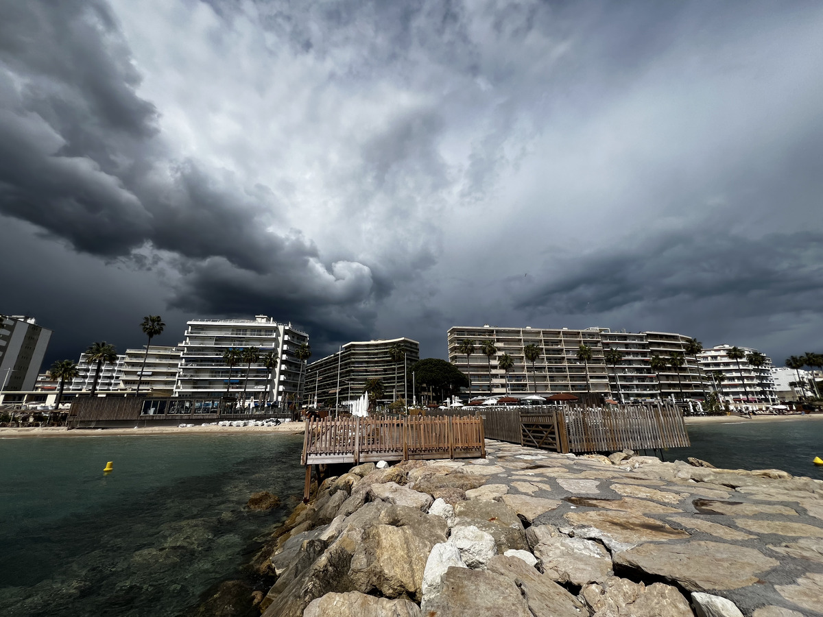 Picture France Antibes 2024-04 30 - Spring Antibes