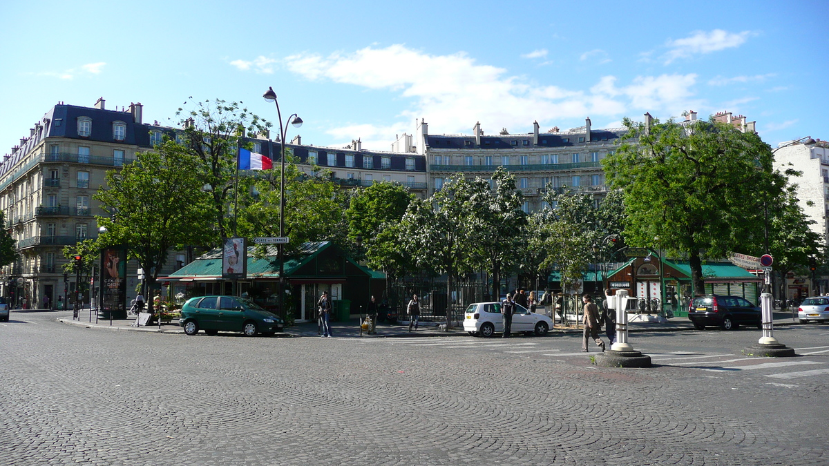 Picture France Paris Place des Ternes 2007-05 16 - Lakes Place des Ternes