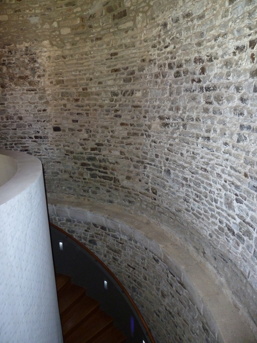 Picture France Fougeres 2010-04 83 - Room Fougeres