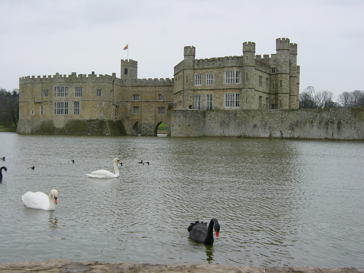 Picture United Kingdom Leeds castle 2001-04 18 - Hotel Pools Leeds castle
