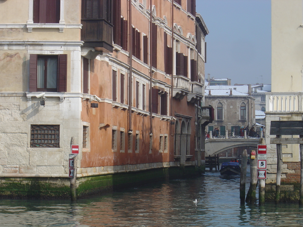Picture Italy Venice 2005-03 58 - Transport Venice