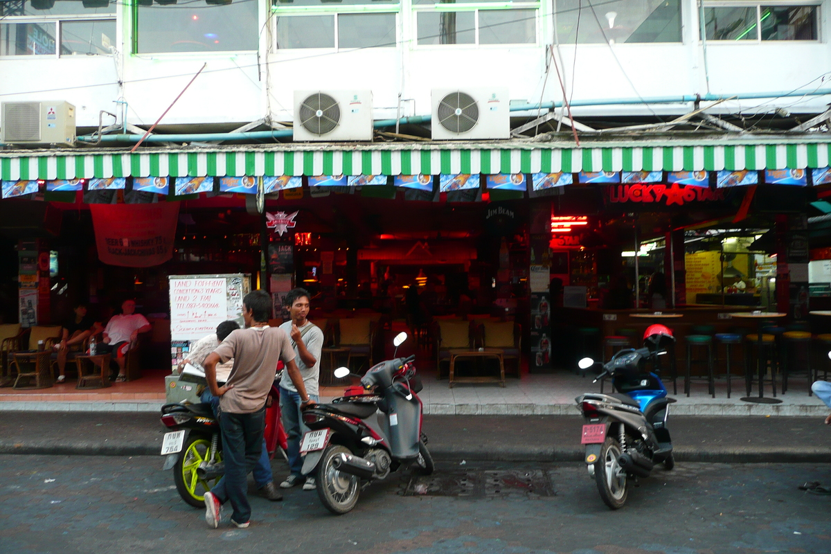 Picture Thailand Pattaya Walking Street 2008-01 73 - Monuments Walking Street
