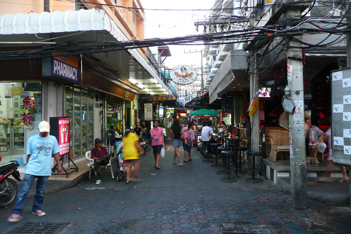 Picture Thailand Pattaya Walking Street 2008-01 76 - Hot Season Walking Street