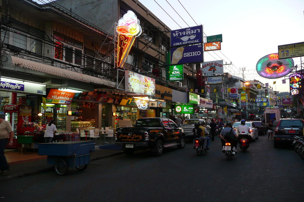 Picture Thailand Pattaya Walking Street 2008-01 70 - Cost Walking Street