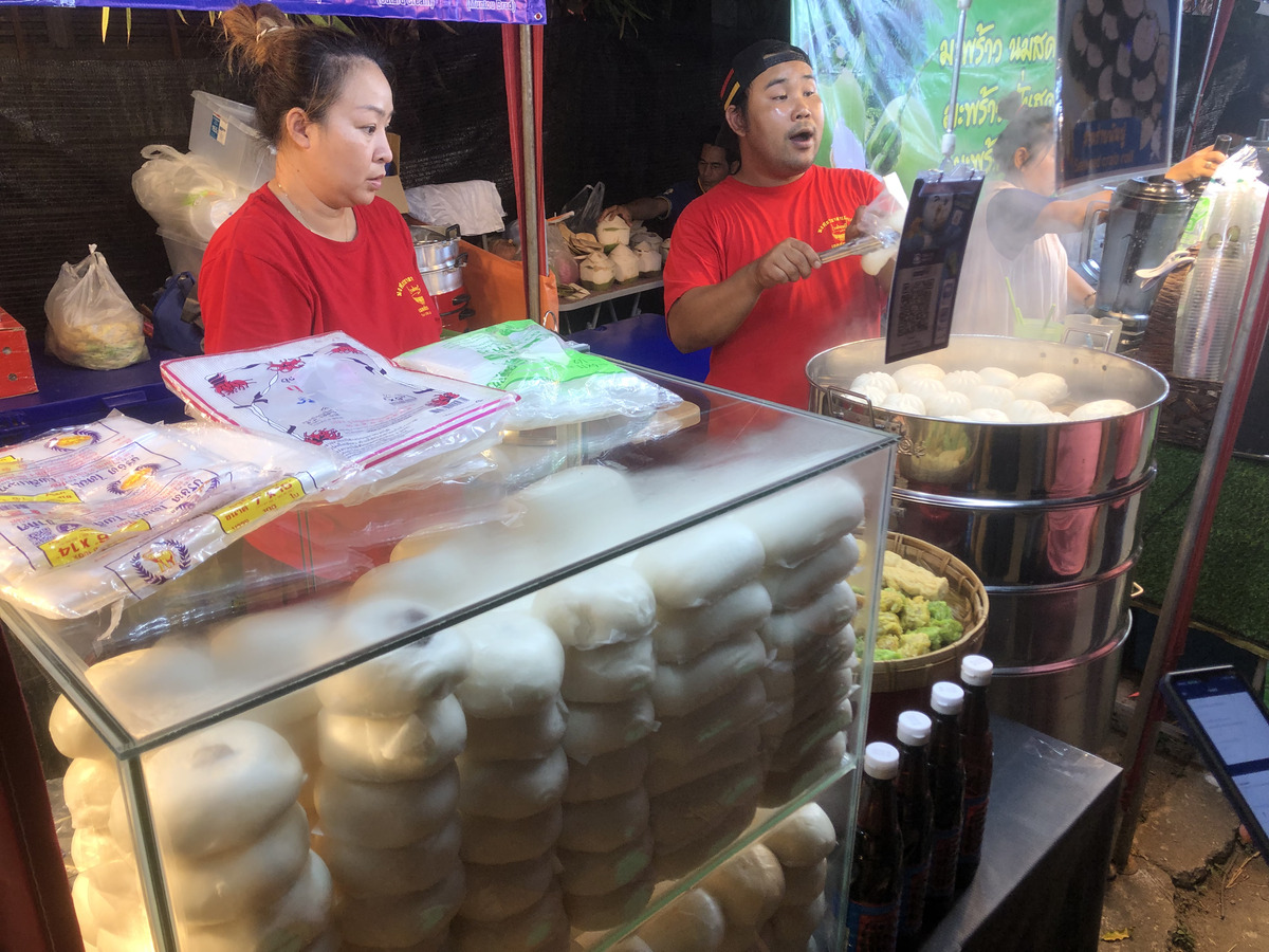 Picture Thailand Chiang Mai Nong Buak Haad Public Park 2024-01 20 - Restaurants Nong Buak Haad Public Park