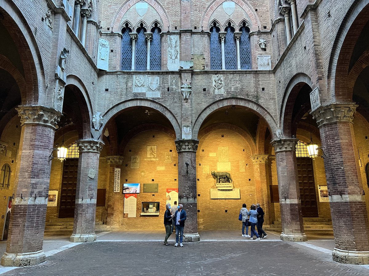 Picture Italy Siena Palazzo Pubblico 2021-09 76 - Restaurants Palazzo Pubblico