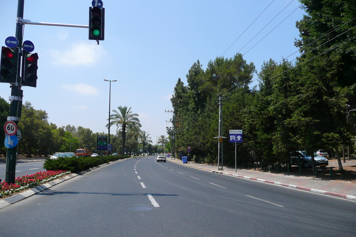Picture Israel Tel Aviv Rokach Street 2007-06 22 - Weather Rokach Street