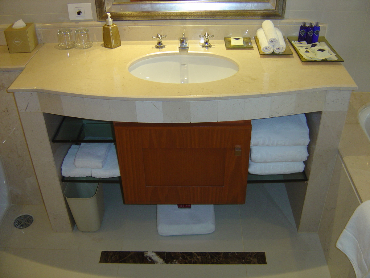 Picture Thailand Bangkok Dusit Tani Hotel 2005-12 4 - City Sight Dusit Tani Hotel