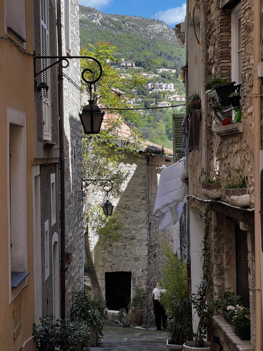 Picture France Vence 2024-04 50 - Saving Vence