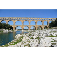 Picture France Pont du Gard 2008-04 56 - Walking Street Pont du Gard