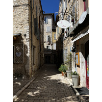 Picture France Vence 2024-04 36 - Hot Season Vence