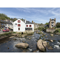 Picture France Pont Aven 2026-04 60 - Shopping Pont Aven