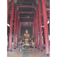 Picture Thailand Chiang Mai Inside Canal Wat Chediluang Varaviharn temple 2006-04 23 - Lakes Wat Chediluang Varaviharn temple