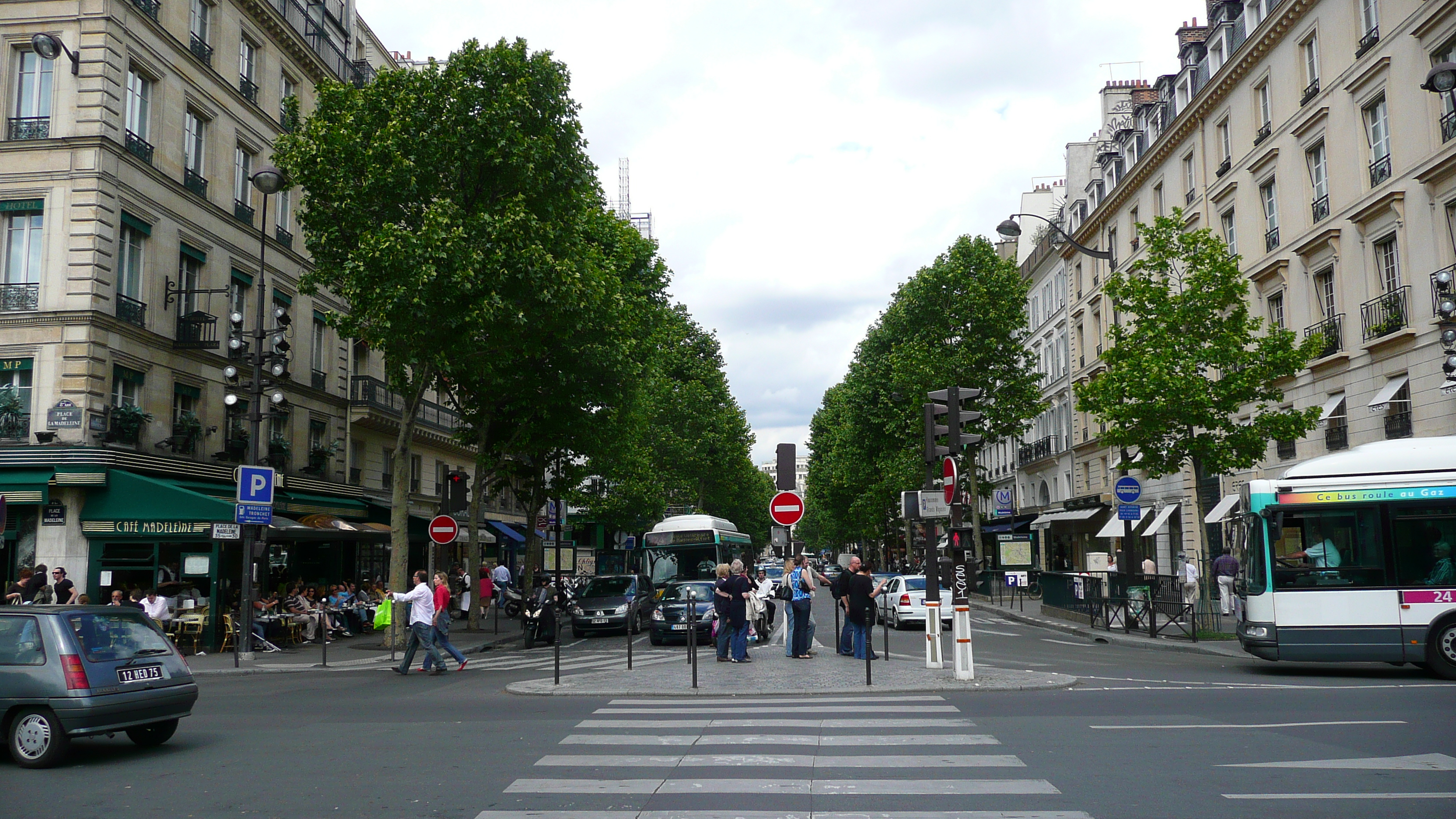 照片 法国(France) 巴黎(Paris) 玛德莲教堂(La Madeleine) 2007-05 25