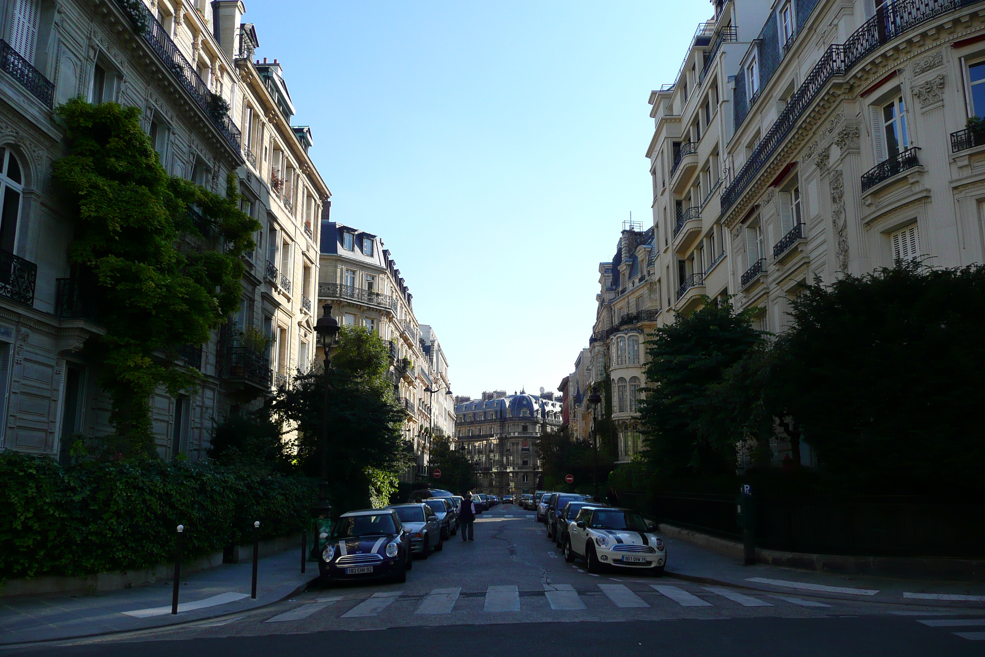 照片 法国(France) 巴黎(Paris) 第八区(8th Arrondissement) 伦勃朗街(Rue Rembrandt) 2007-09 21
