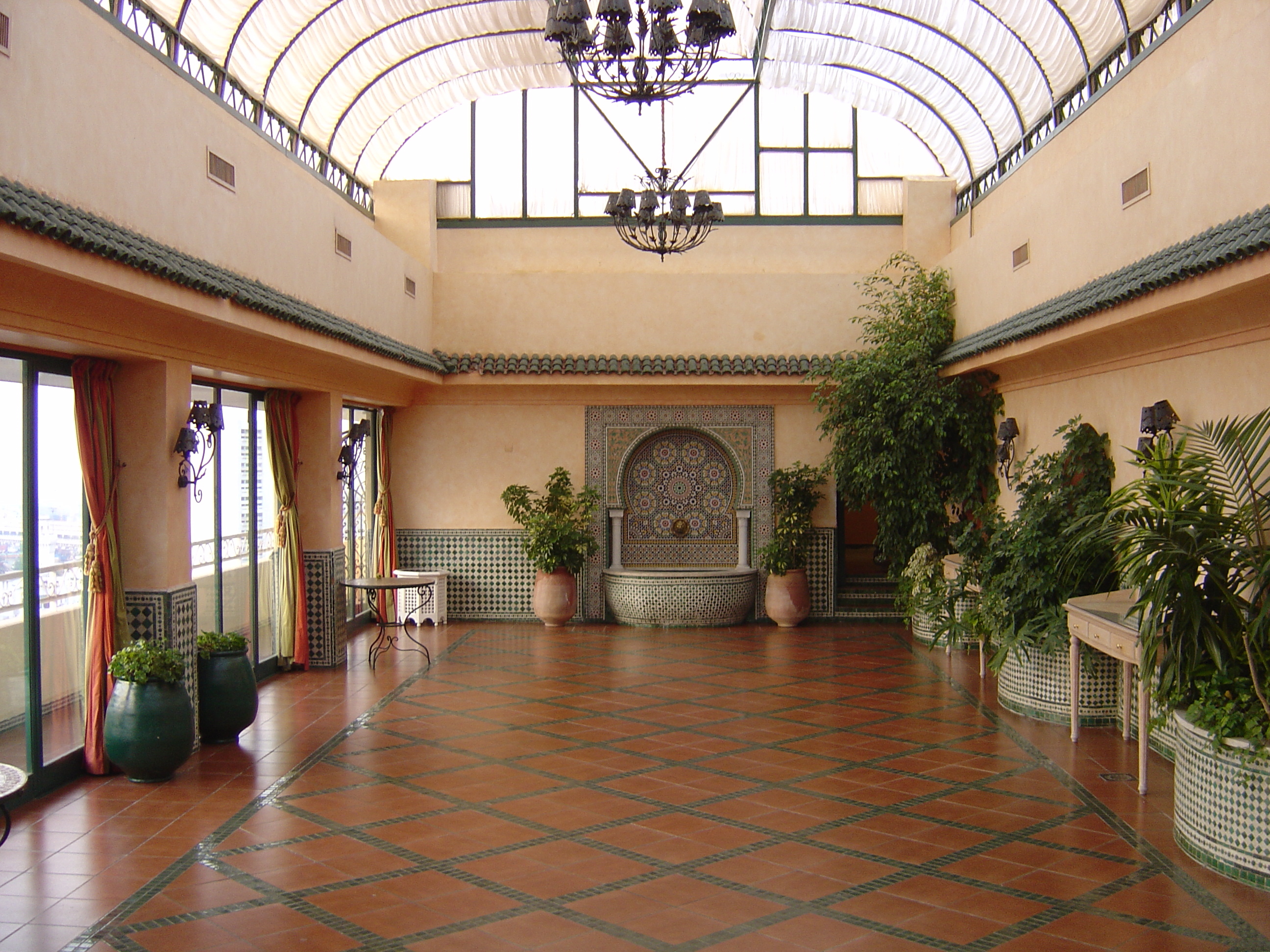 照片 摩洛哥(Morocco) 卡萨布兰卡(Casablanca) 皇家曼苏尔艾美酒店(Royal Mansour Meridien) 2004-09 25