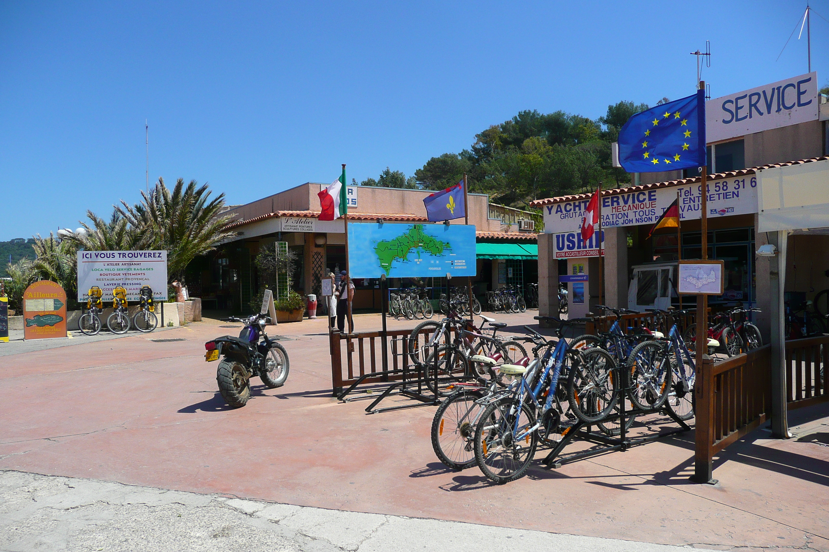 照片 法国(France) 波克罗勒岛(Porquerolles Island) 波克罗勒港(Porquerolles harbour) 2008-05 23