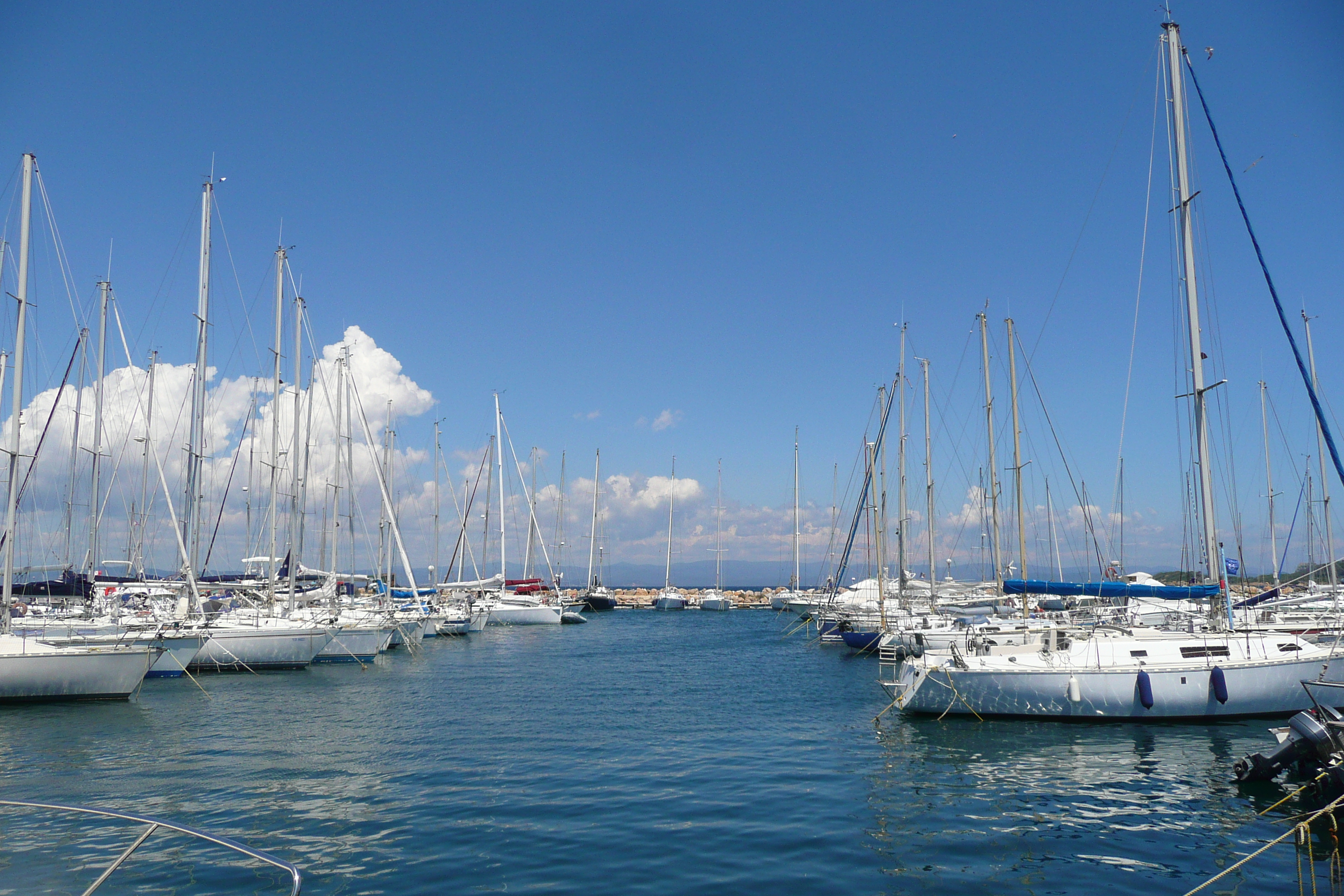照片 法国(France) 波克罗勒岛(Porquerolles Island) 波克罗勒港(Porquerolles harbour) 2008-05 67