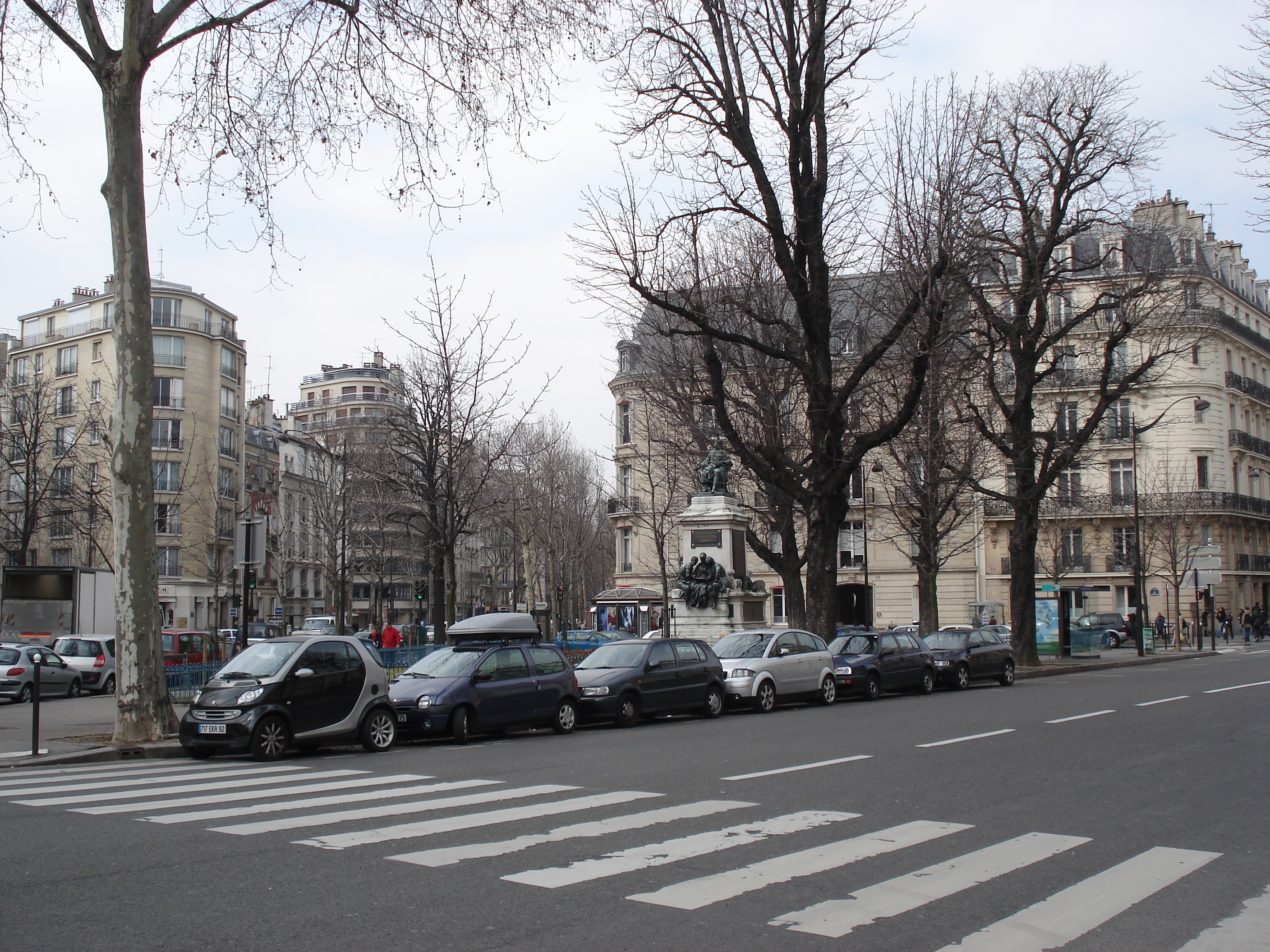 照片 法国(France) 巴黎(Paris) 第十七区(17th Arrondissement) 马勒泽布广场(Place Malesherbes) 2006-03 2