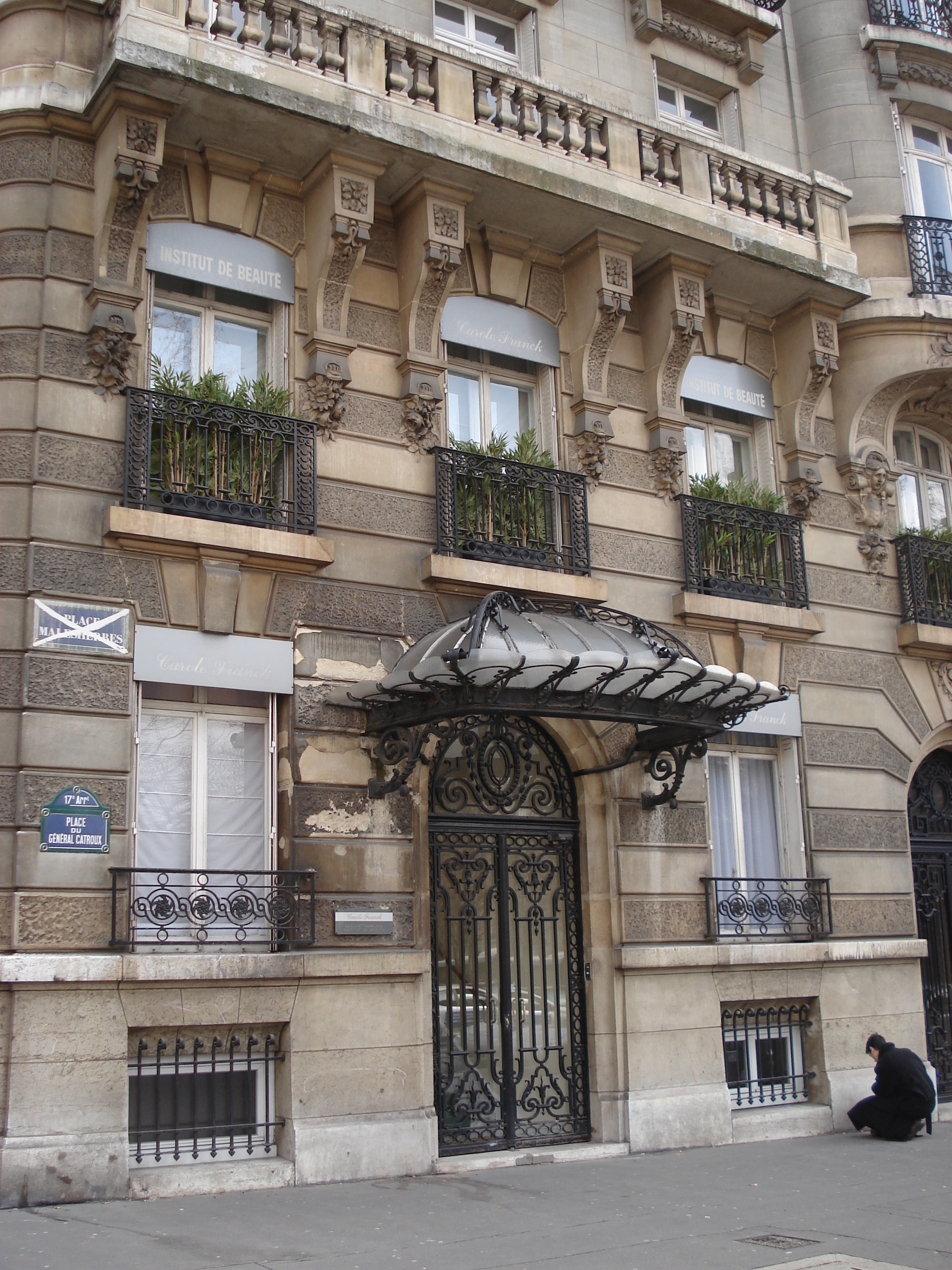 照片 法国(France) 巴黎(Paris) 第十七区(17th Arrondissement) 马勒泽布广场(Place Malesherbes) 2006-03 18