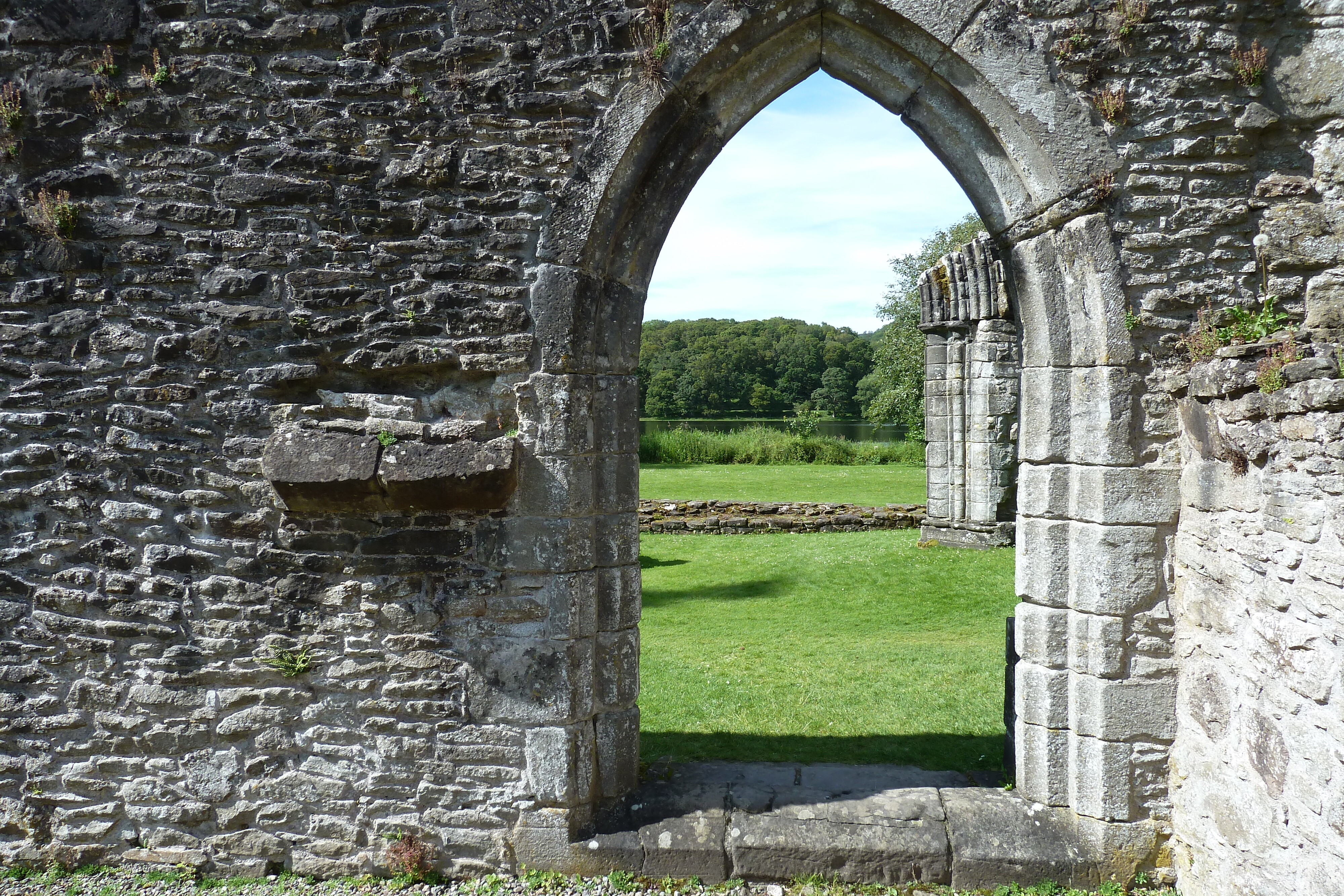 照片 英国(United Kingdom) 苏格兰(Scotland) 英奇马霍姆修道院(Inchmahome Priory) 2011-07 6