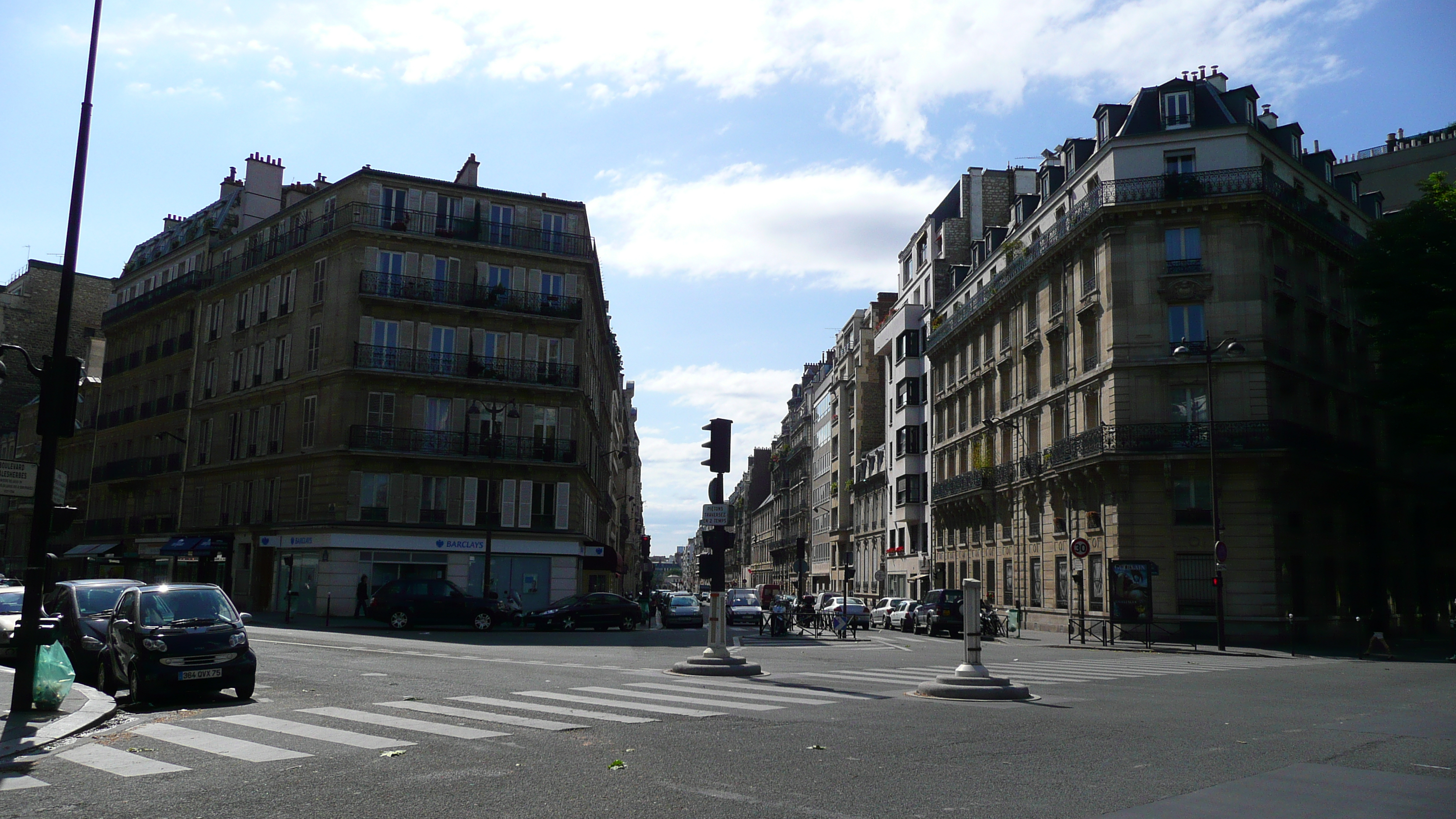 照片 法国(France) 巴黎(Paris) 第十七区(17th Arrondissement) 茹弗鲁瓦·达邦街(Rue Jouffroy d'Abbans) 2007-05 43