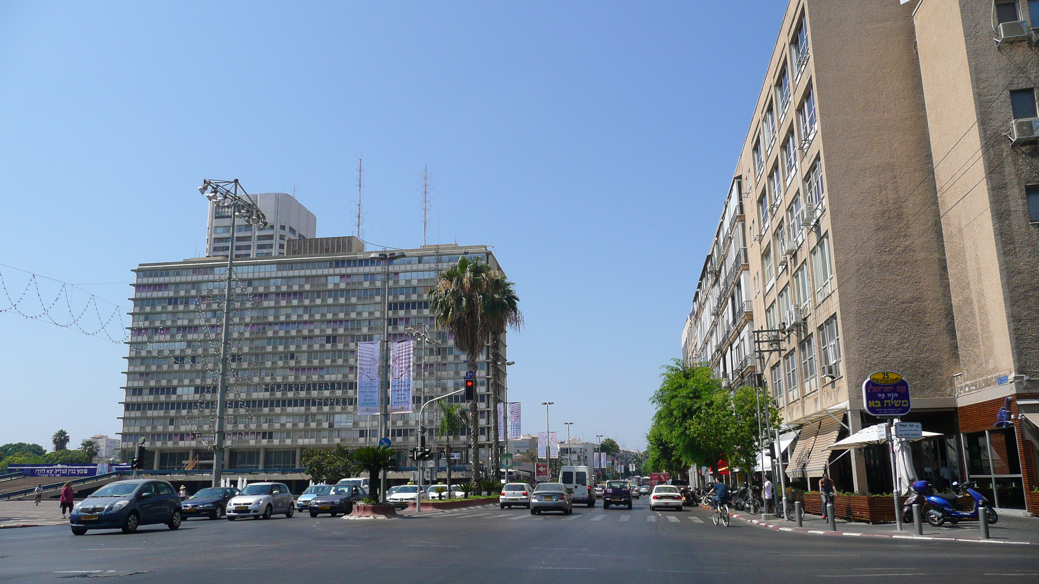 照片 以色列(Israel) 特拉维夫(Tel Aviv) 伊本·加比罗尔街(Ibn Gvirol Street) 2007-06 39