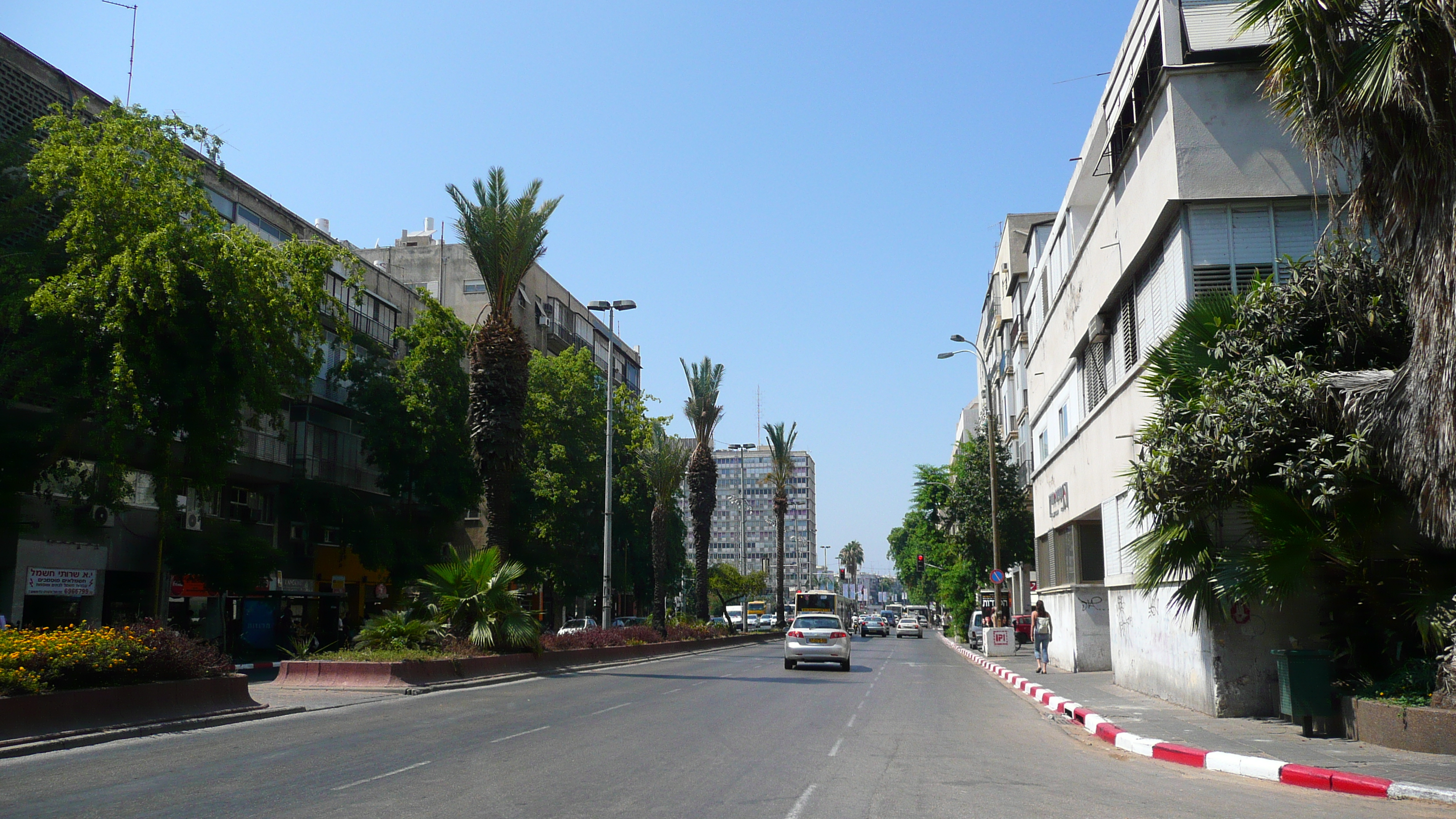 照片 以色列(Israel) 特拉维夫(Tel Aviv) 伊本·加比罗尔街(Ibn Gvirol Street) 2007-06 45