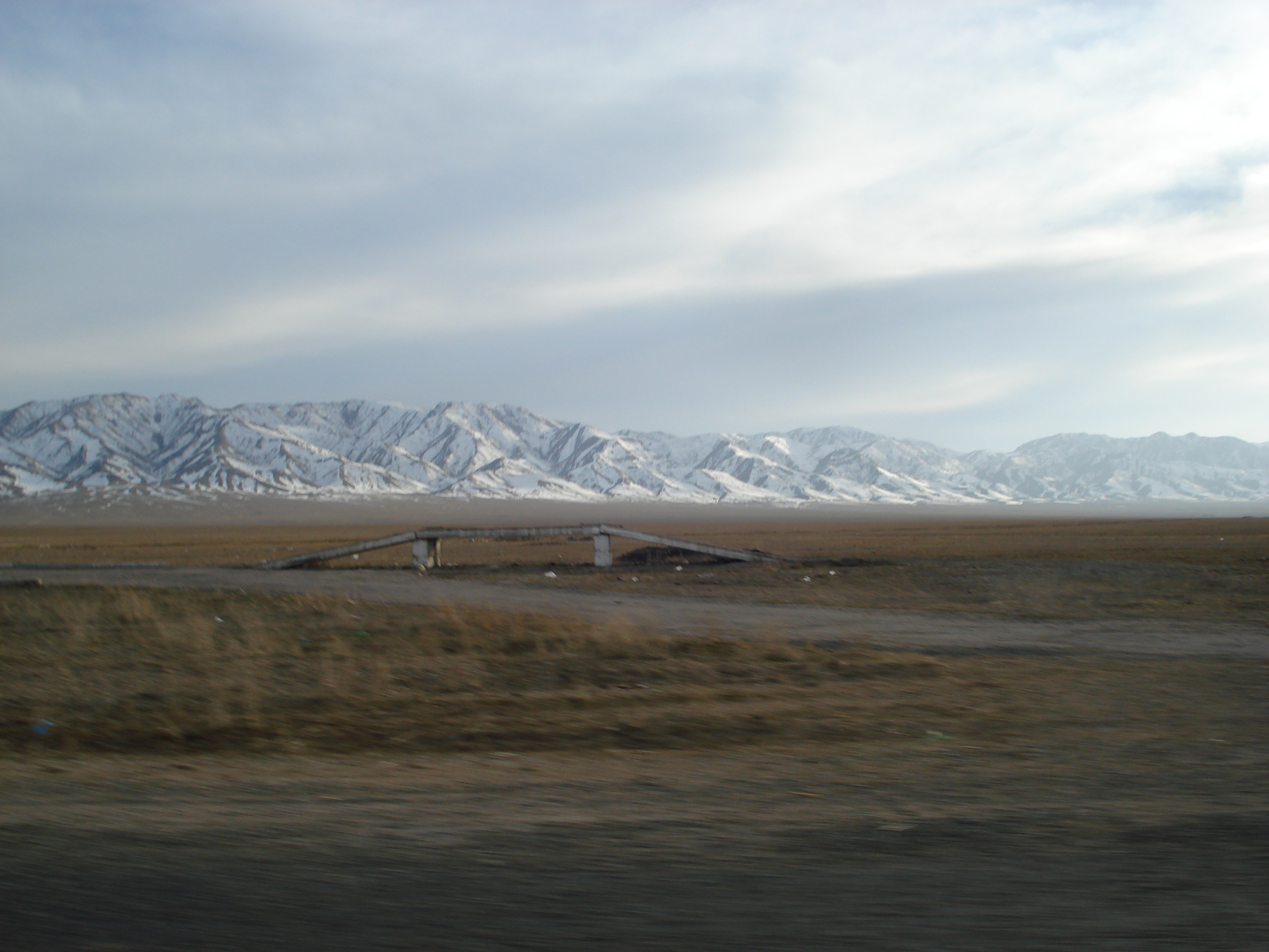 照片 哈萨克斯坦(Kazakhstan) 阿拉木图至恰伦峡谷公路(Almaty to Charyn Canyon road) 2007-03 77