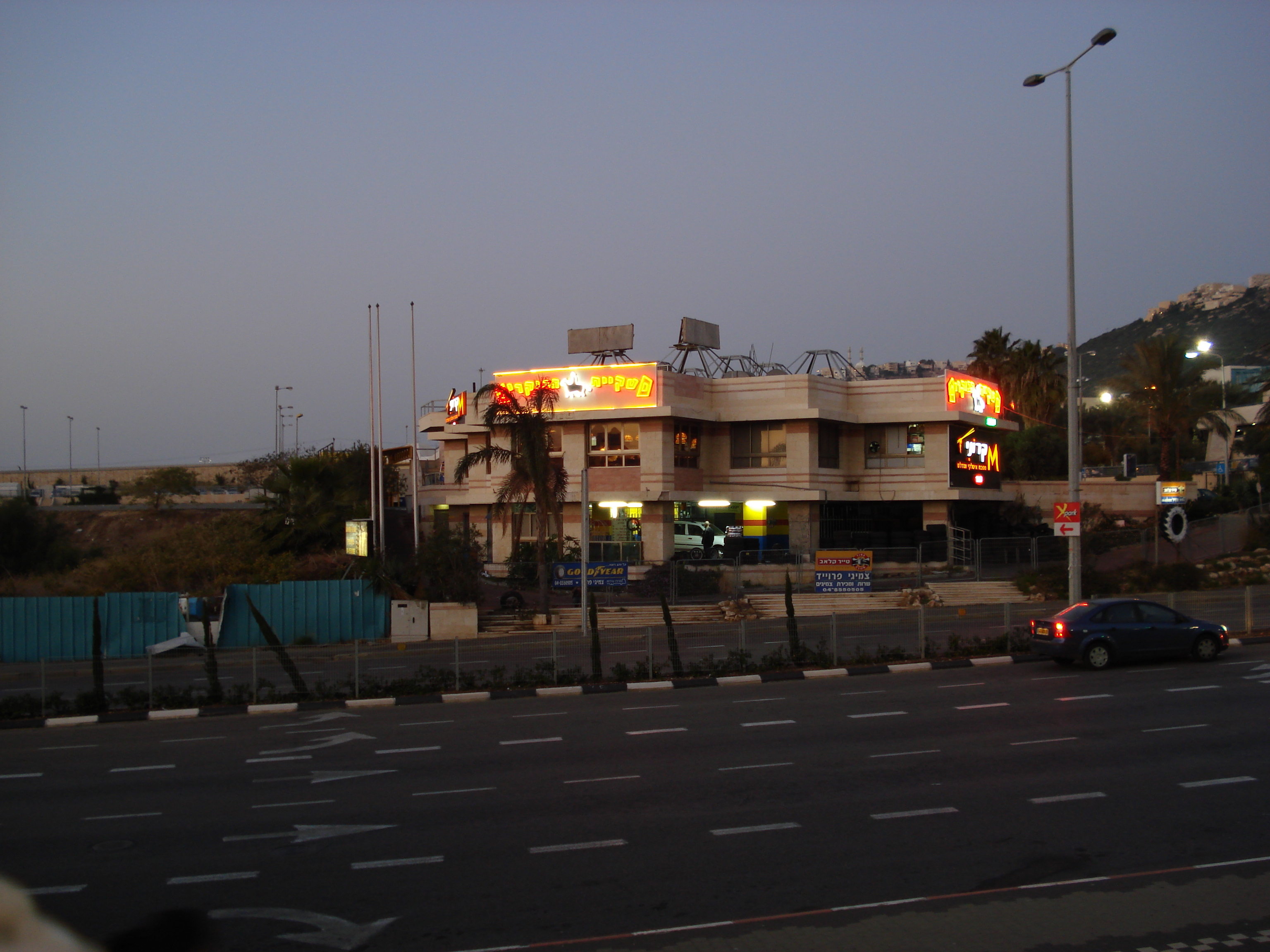照片 以色列(Israel) 海法(Haifa) 海法购物中心(Haifa mall) 2006-12 0