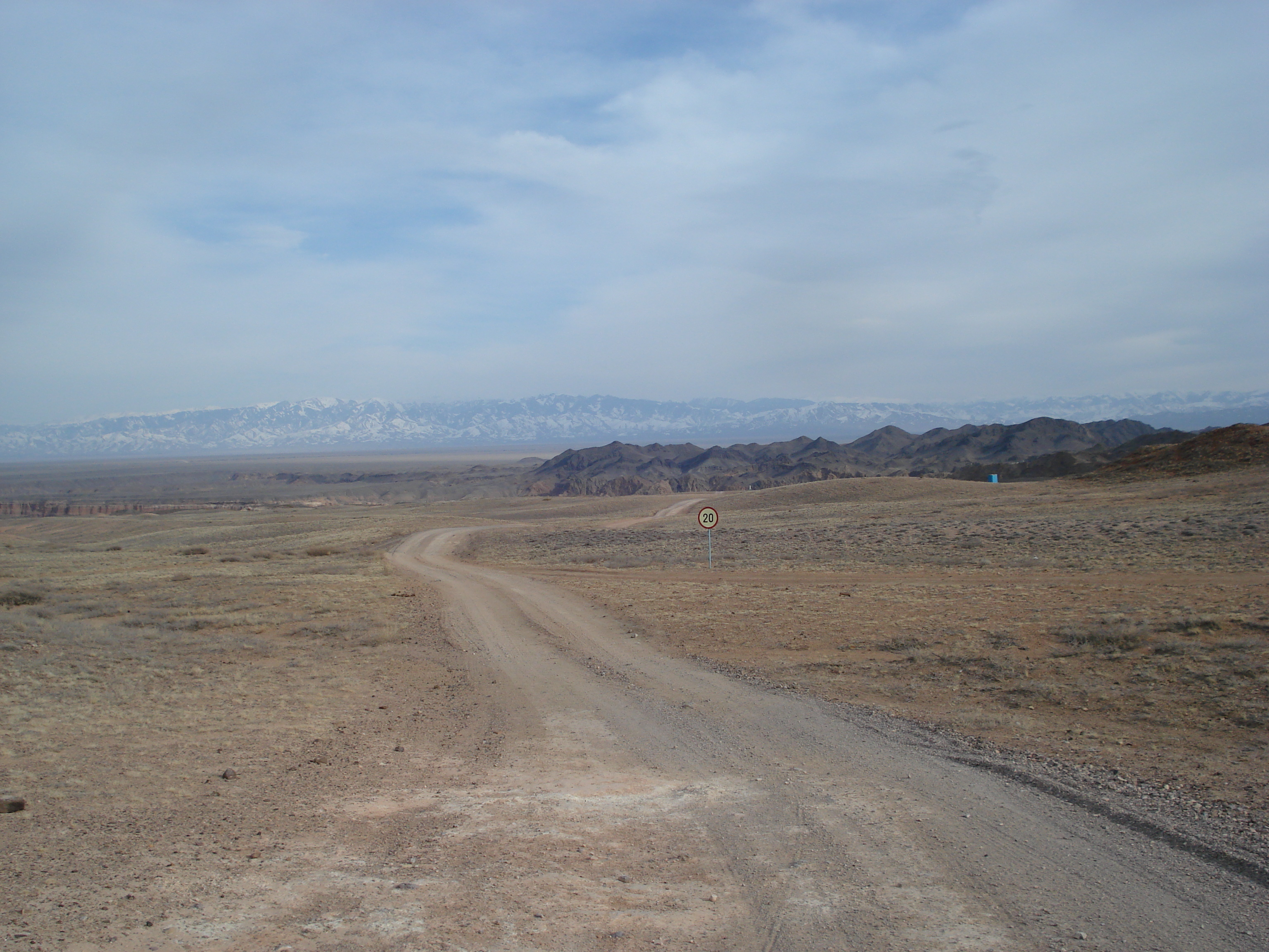 照片 哈萨克斯坦(Kazakhstan) 阿拉木图至恰伦峡谷公路(Almaty to Charyn Canyon road) 2007-03 88