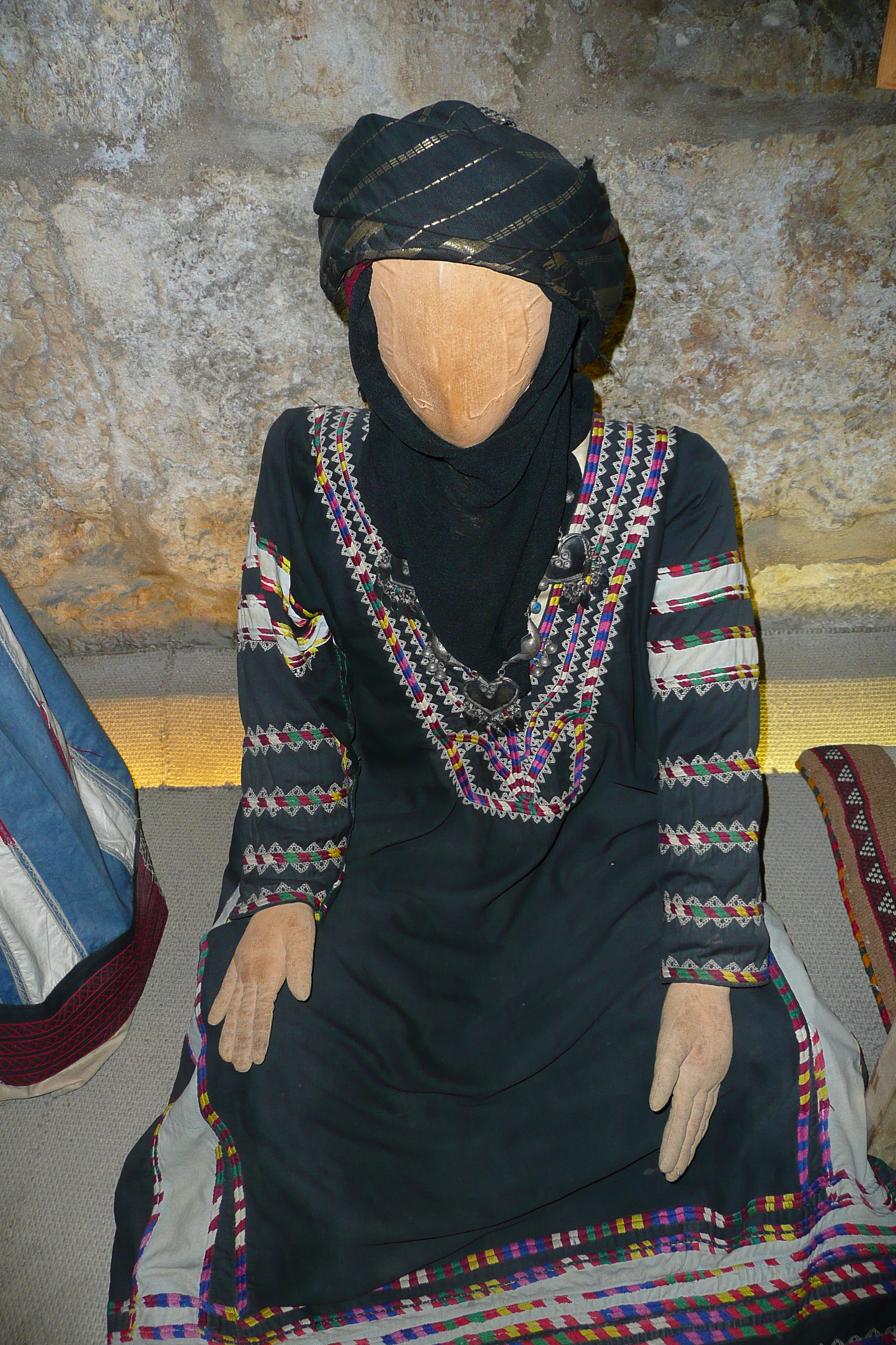 照片 约旦(Jordan) 安曼(Amman) 罗马剧场(Roman Theater) 约旦民间传统博物馆(Jordan Museum of Popular tradition) 2007-12 20