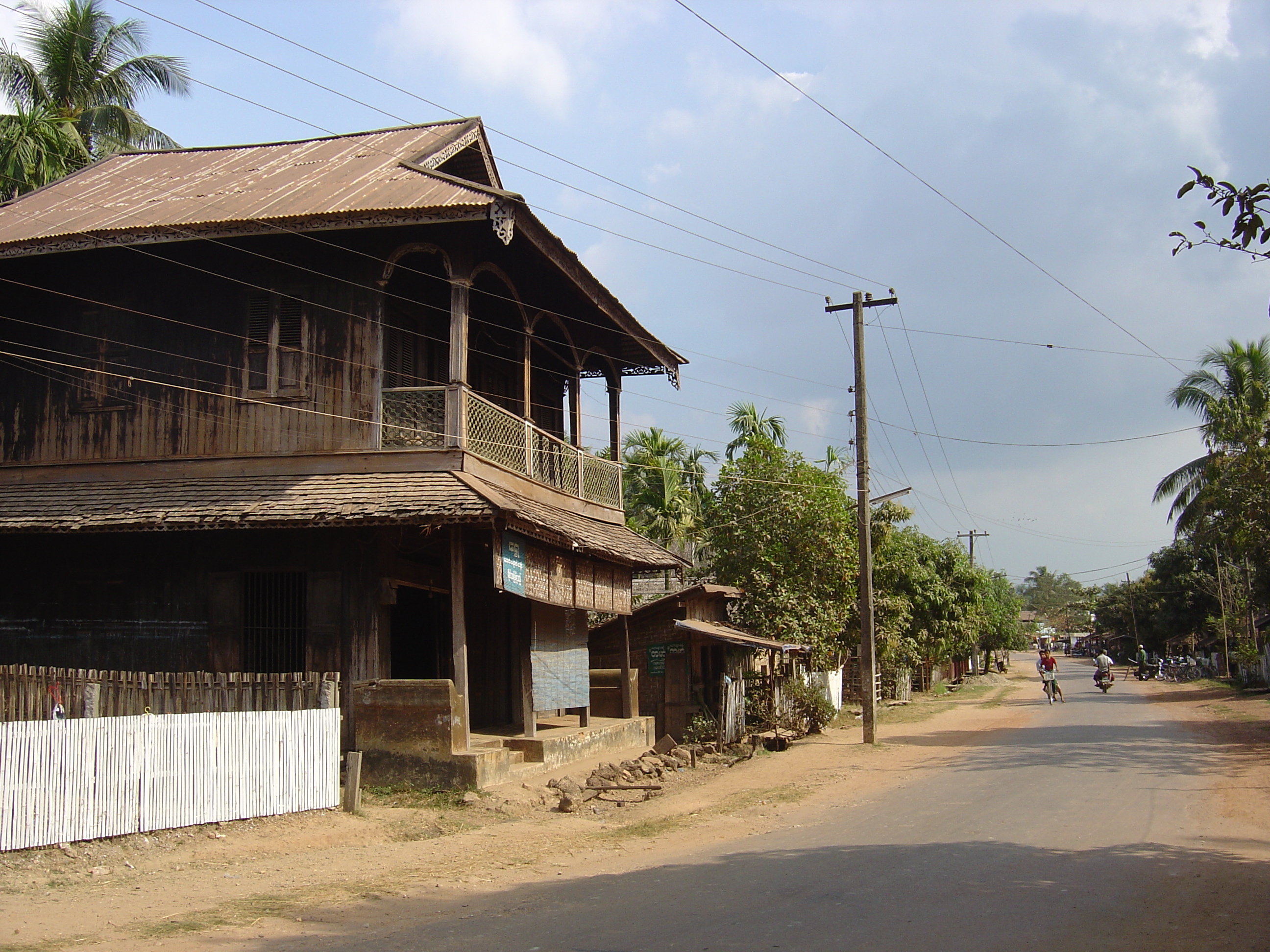 照片 缅甸(Myanmar) 土瓦至茂马干海滩公路(Road from Dawei to Maungmagan beach) 2005-01 1