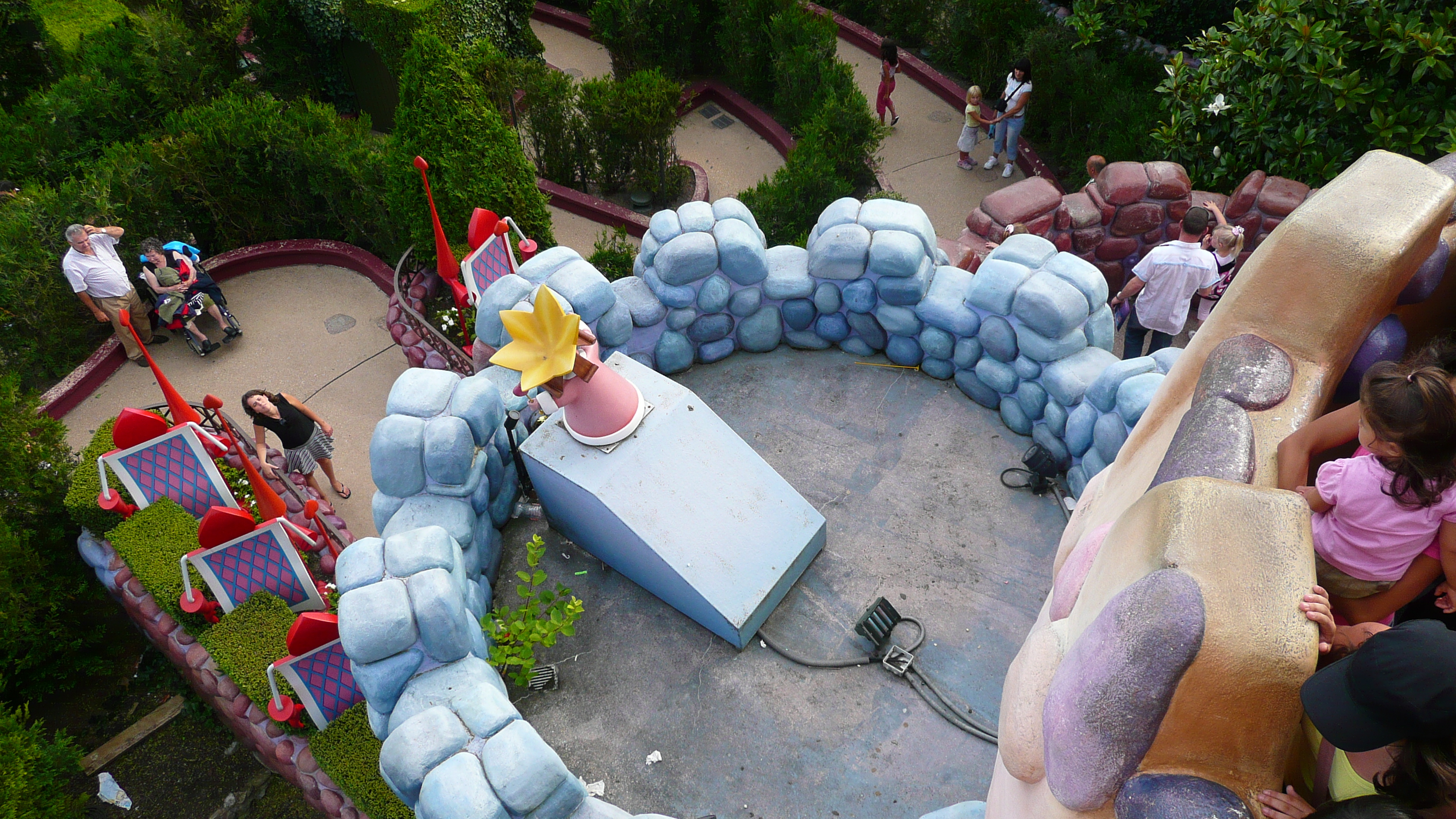 照片 法国(France) 巴黎迪士尼乐园(Disneyland Paris) 爱丽丝迷宫(Alice Labyrinth) 2007-07 16