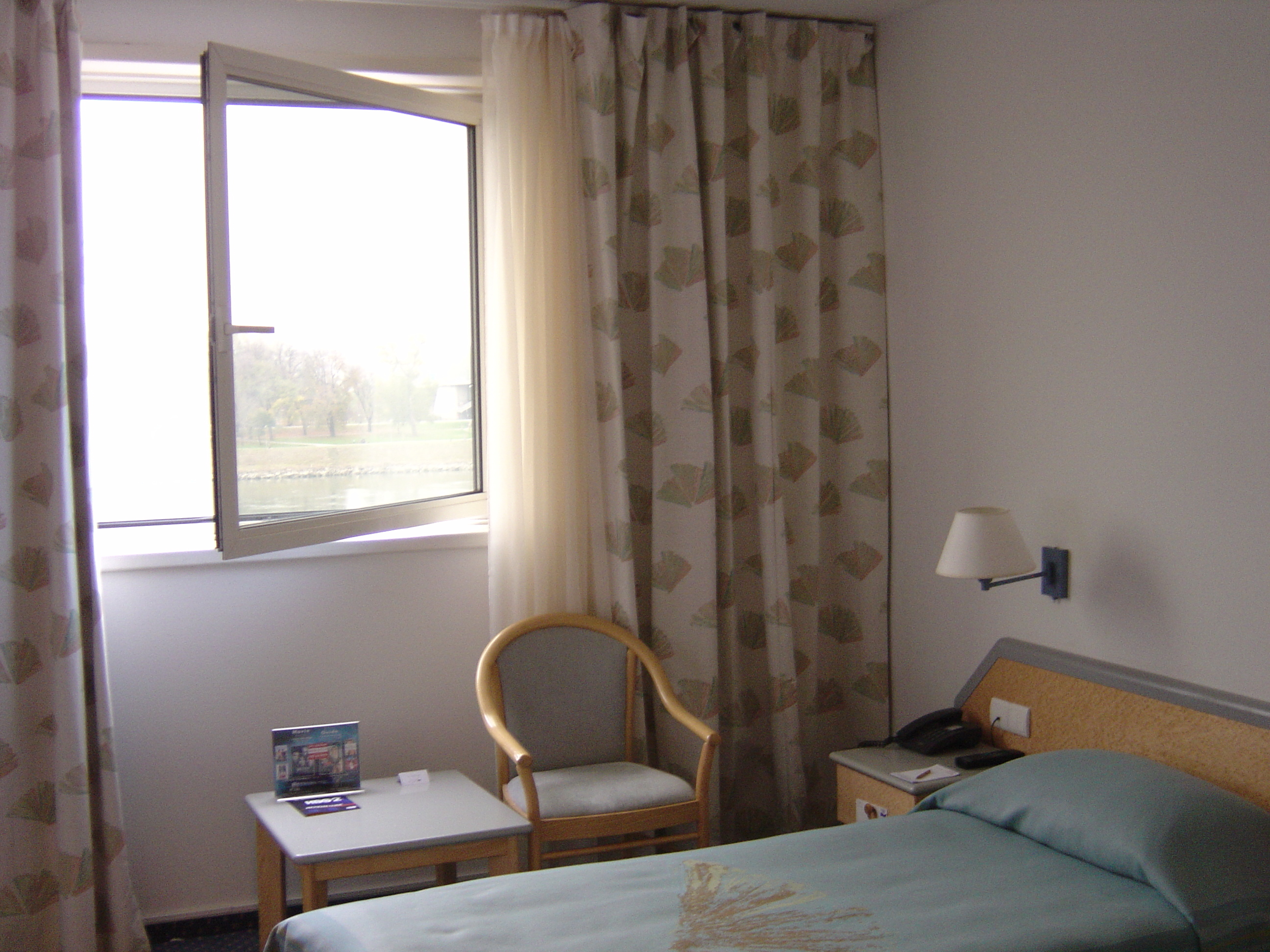 照片 斯洛伐克(Slovakia) 布拉迪斯拉发(Bratislava) 多瑙河酒店(Danube Hotel) 2004-11 6