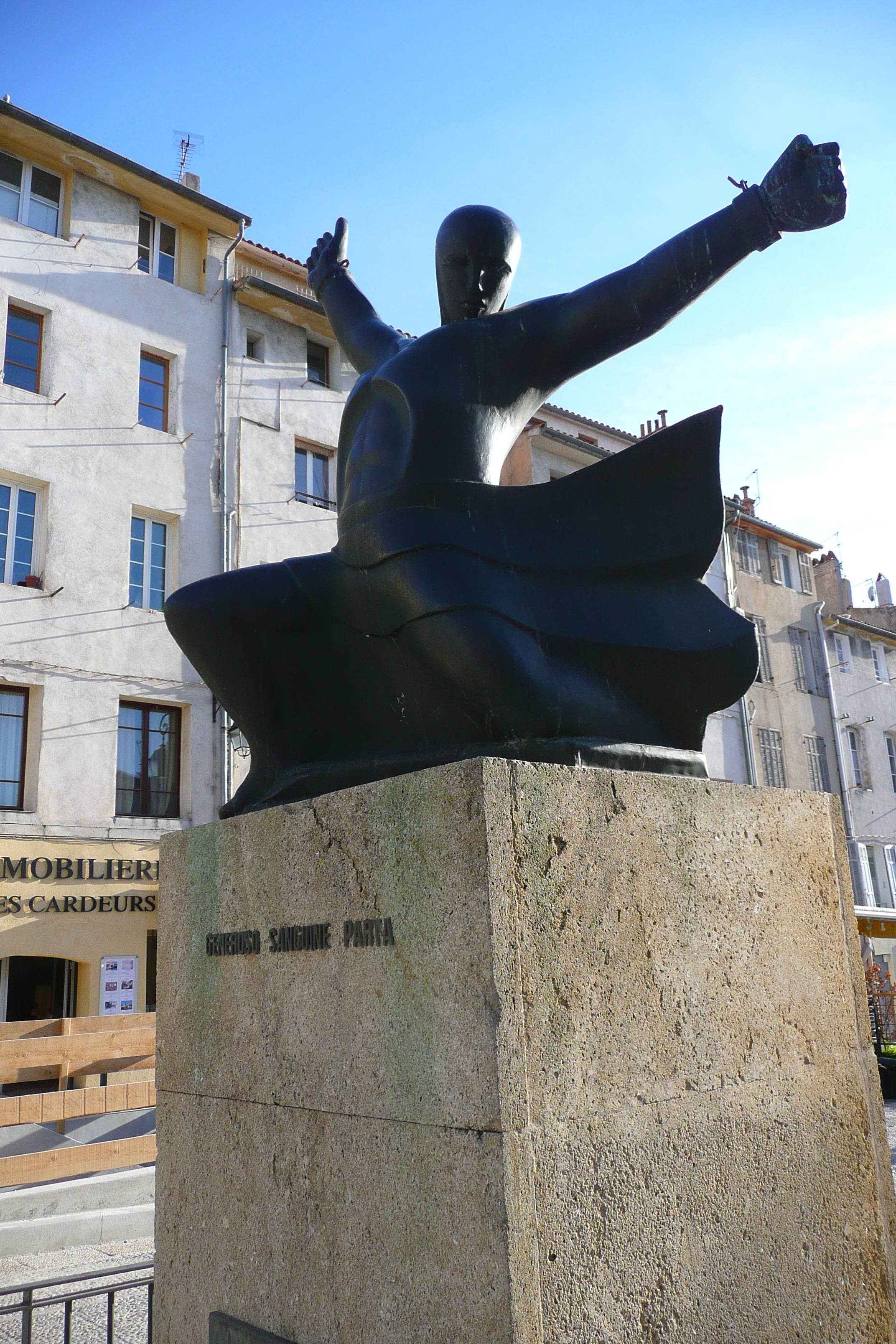 照片 法国(France) 普罗旺斯地区艾克斯(Aix en Provence) 梳毛工广场(Forum des Cardeurs) 2008-04 0