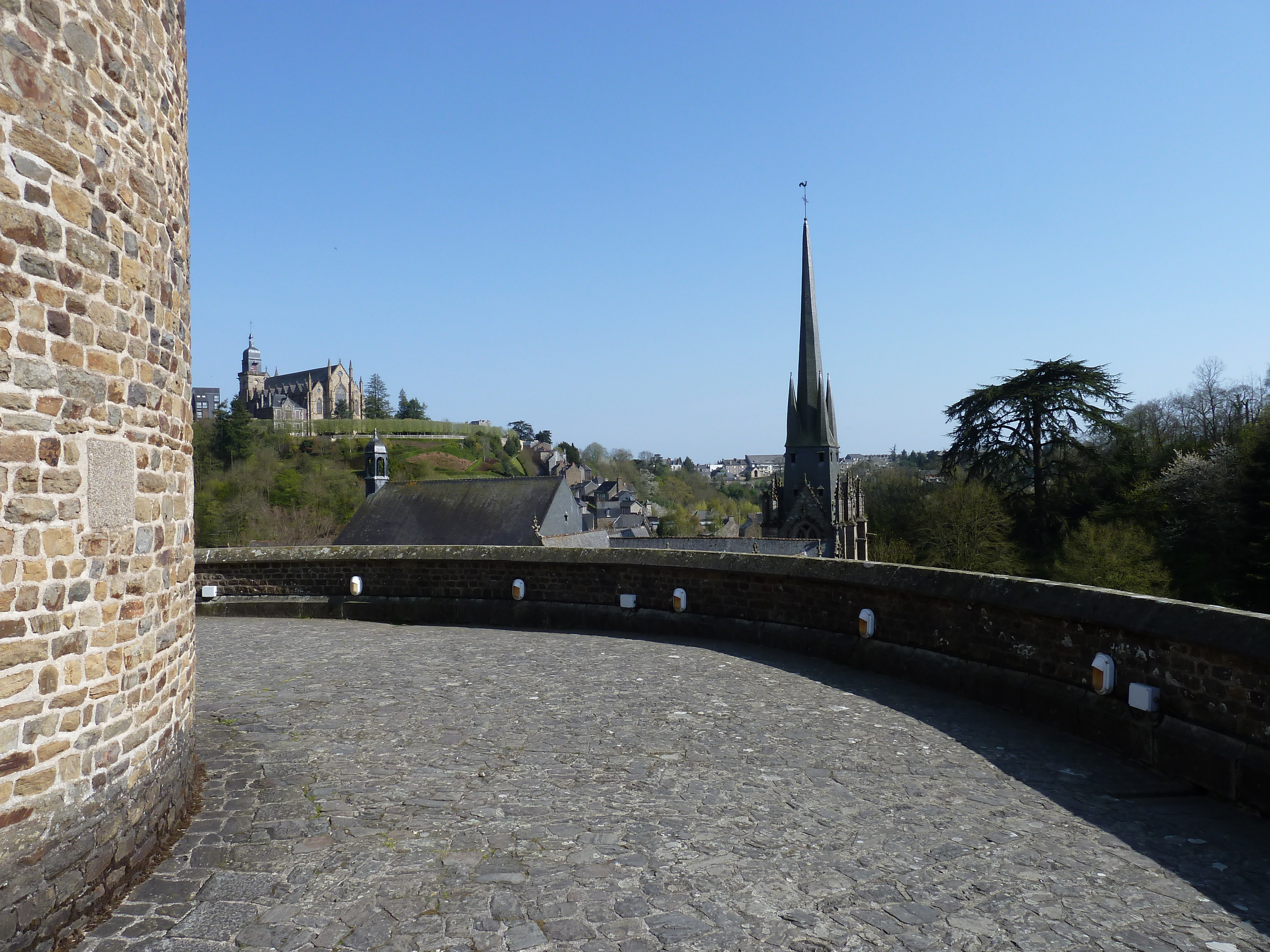 照片 法国(France) 富热尔(Fougeres) 2010-04 52