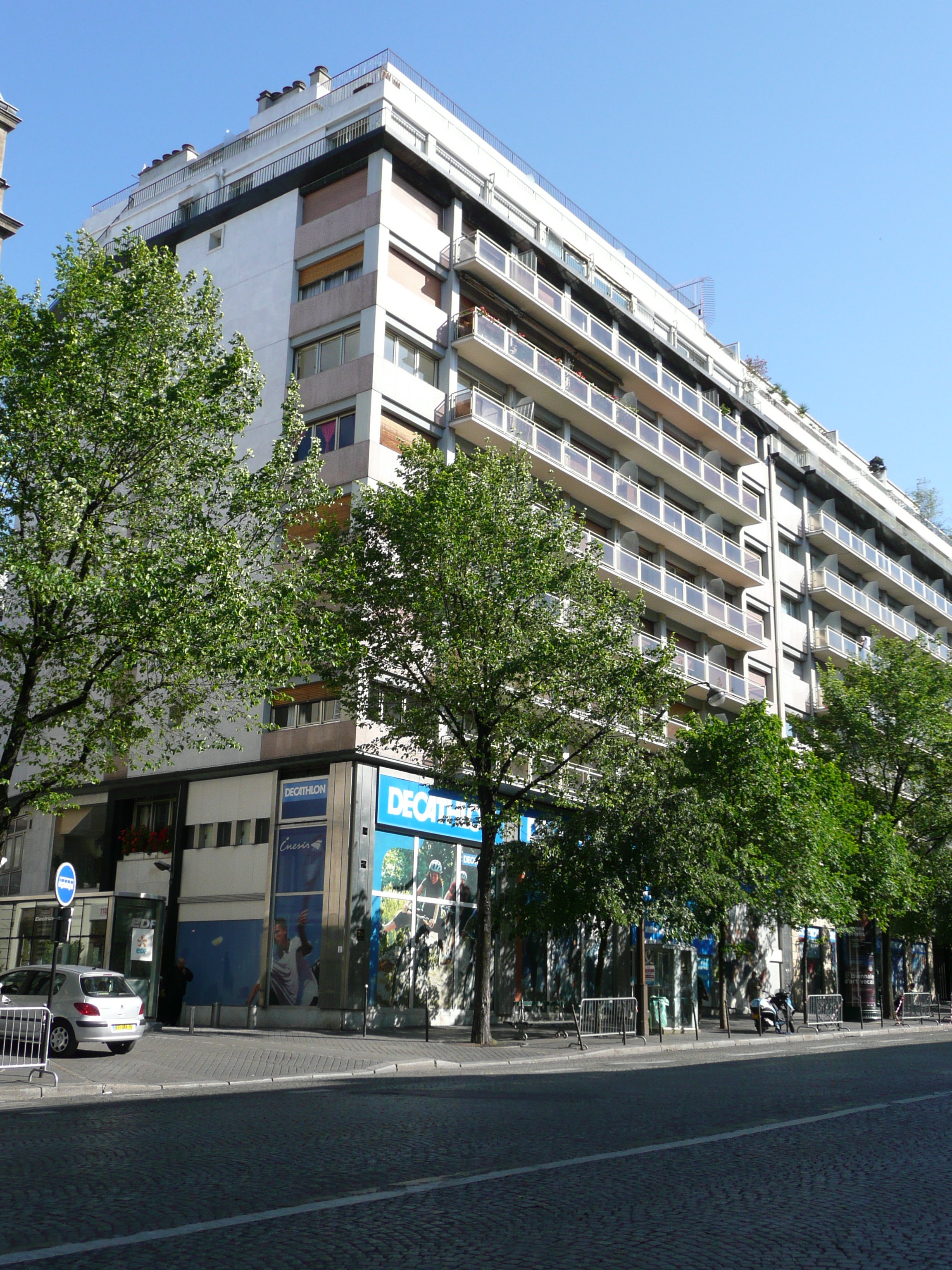 照片 法国(France) 巴黎(Paris) 第十七区(17th Arrondissement) 瓦格拉姆大街(Avenue de Wagram) 2007-05 65