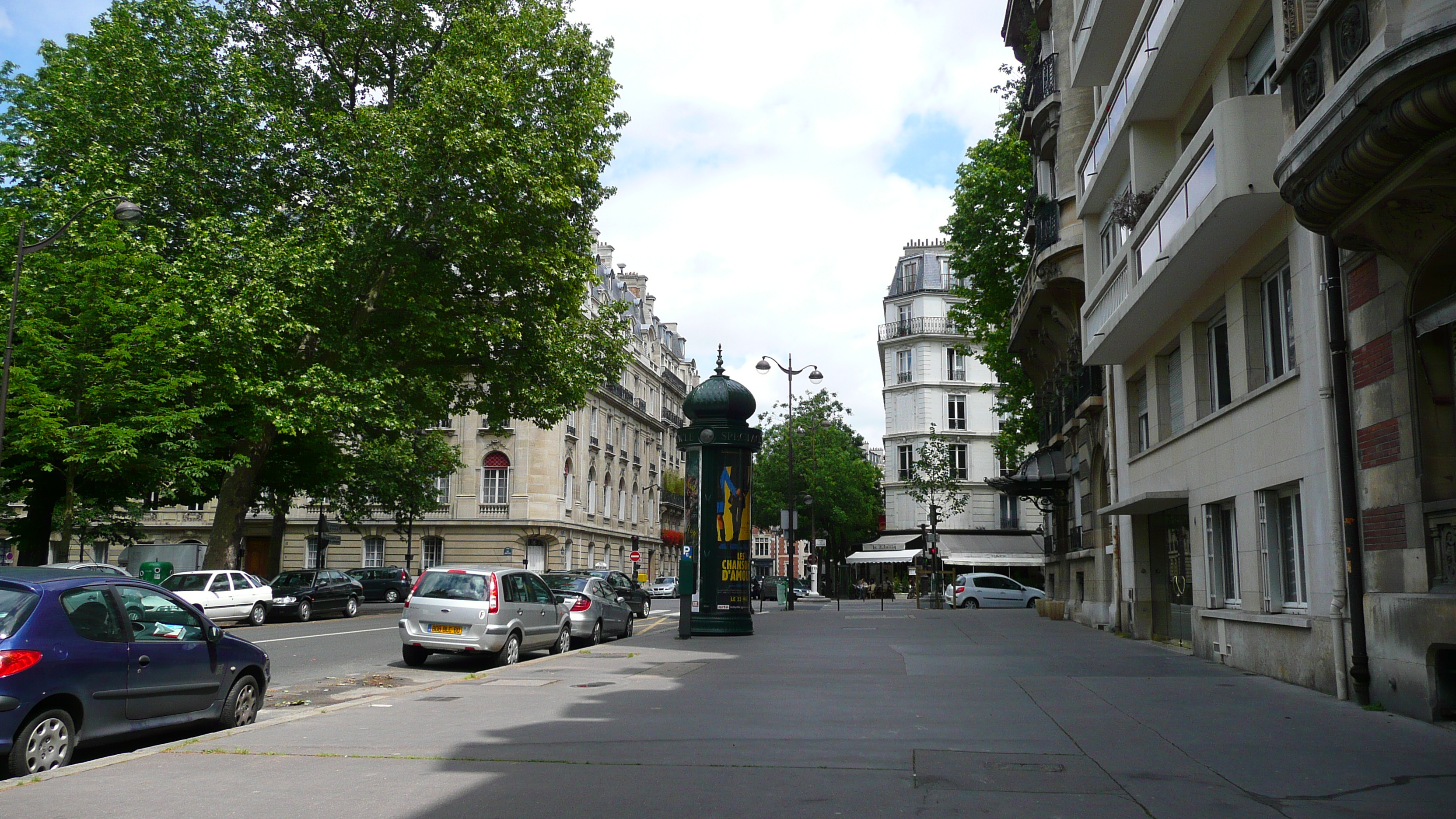 照片 法国(France) 巴黎(Paris) 第十七区(17th Arrondissement) 马勒泽布广场(Place Malesherbes) 2007-05 23