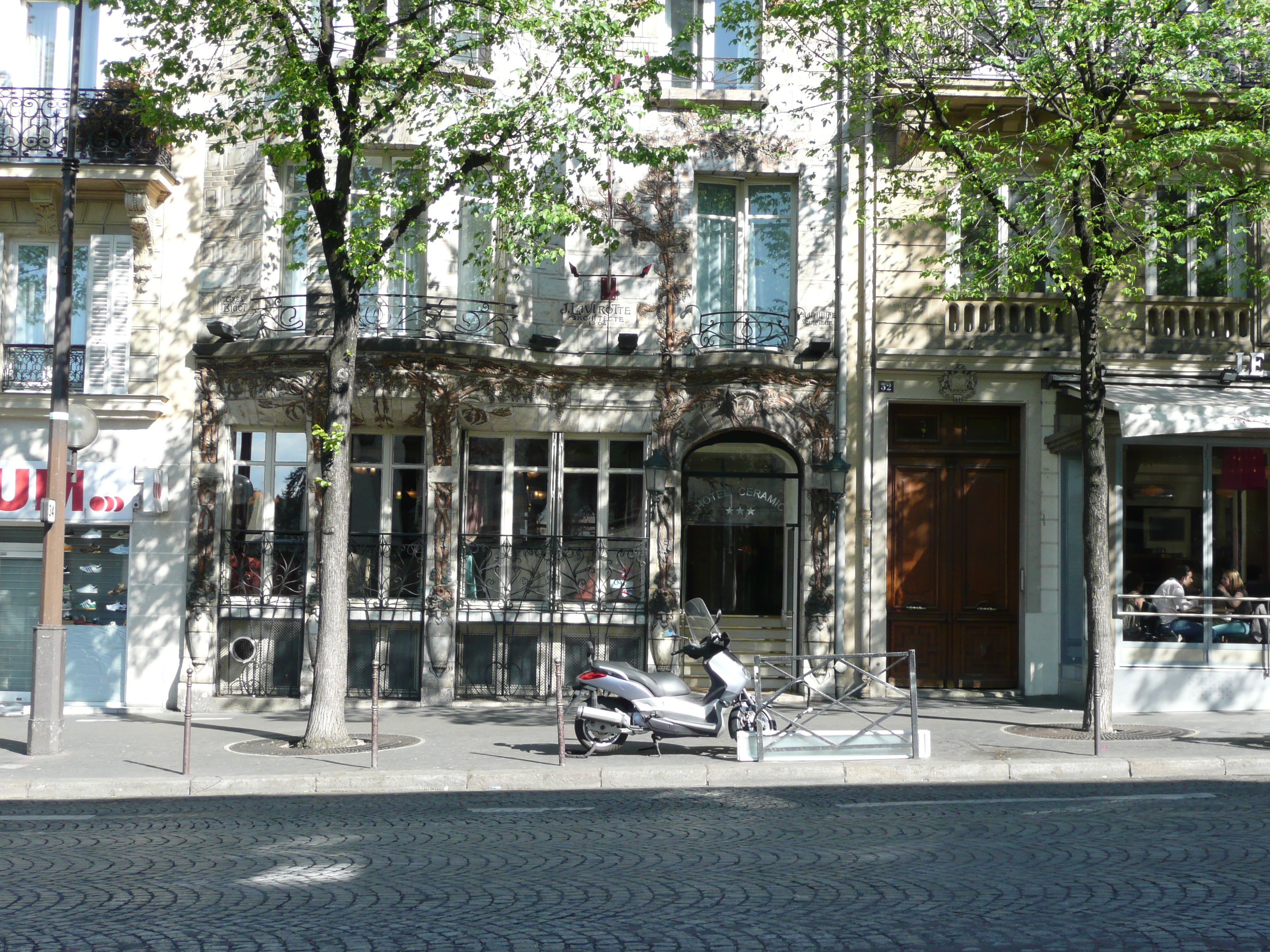 照片 法国(France) 巴黎(Paris) 第十七区(17th Arrondissement) 瓦格拉姆大街(Avenue de Wagram) 2007-05 12