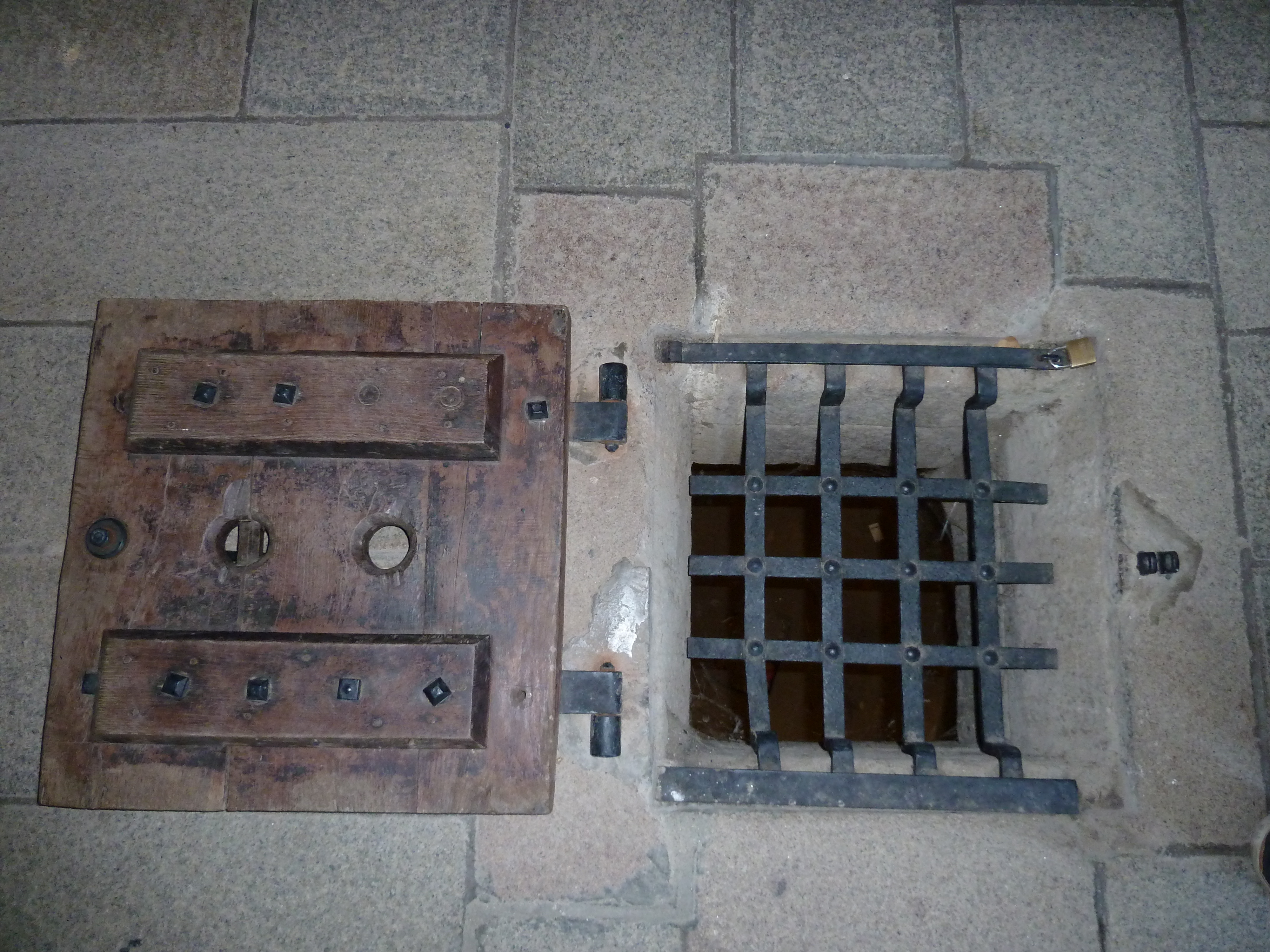 照片 法国(France) 富热尔(Fougeres) 2010-04 44