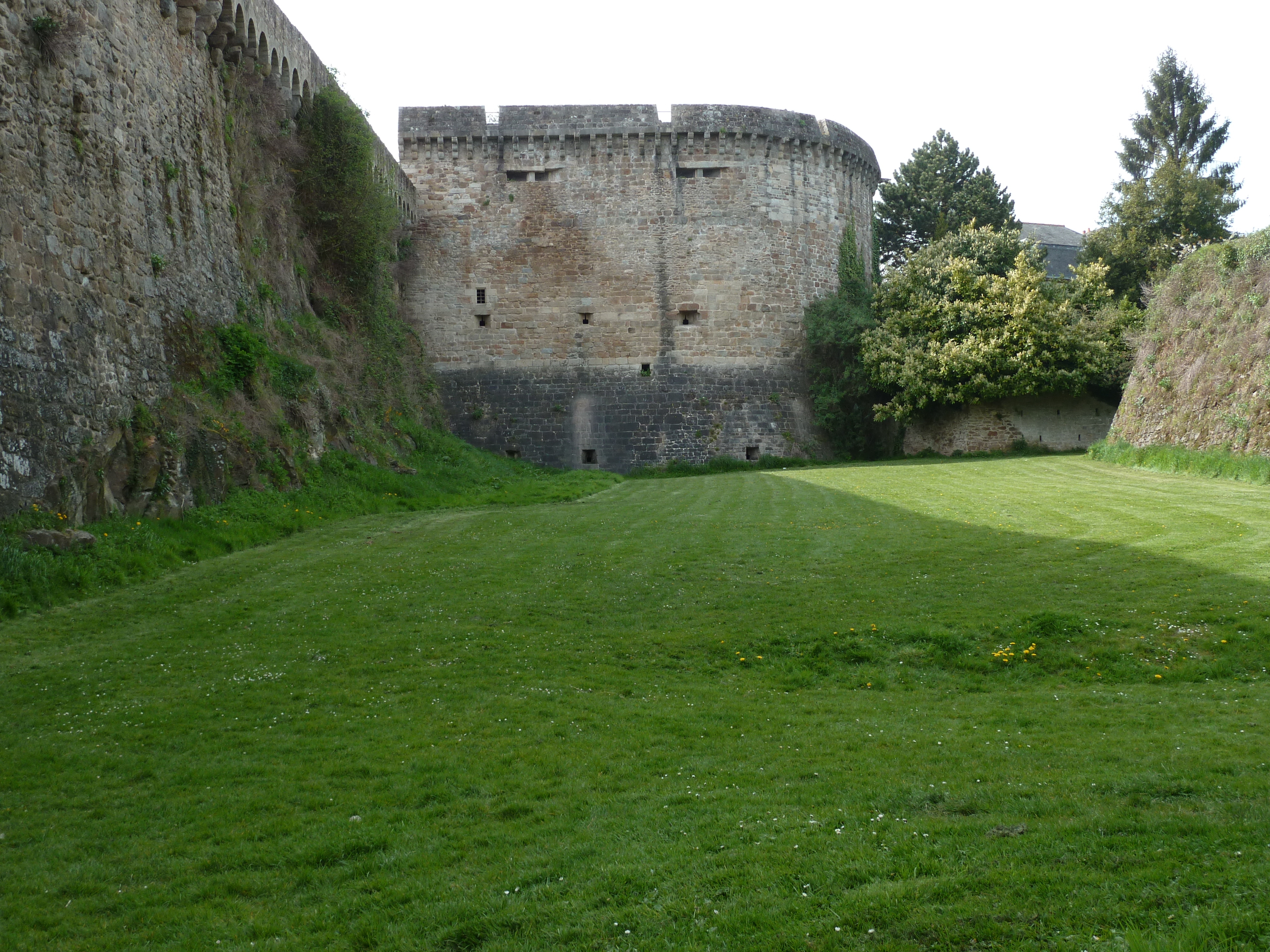 照片 法国(France) 迪南(Dinan) 迪南城墙(Dinan city walls) 2010-04 17