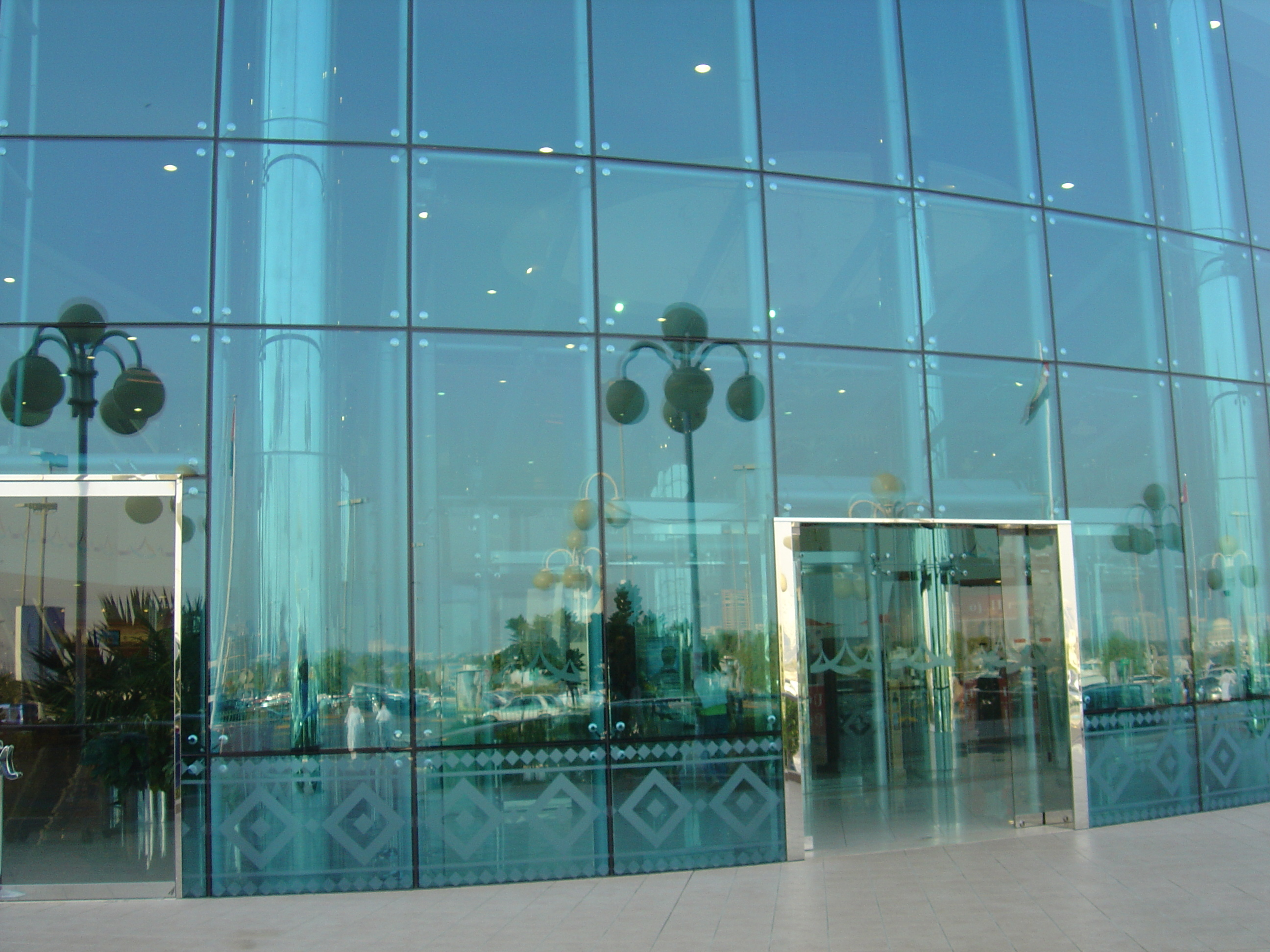 照片 阿联酋(United Arab Emirates) 阿布扎比(Abu Dhabi) 码头购物中心(Marina Mall) 2005-09 20
