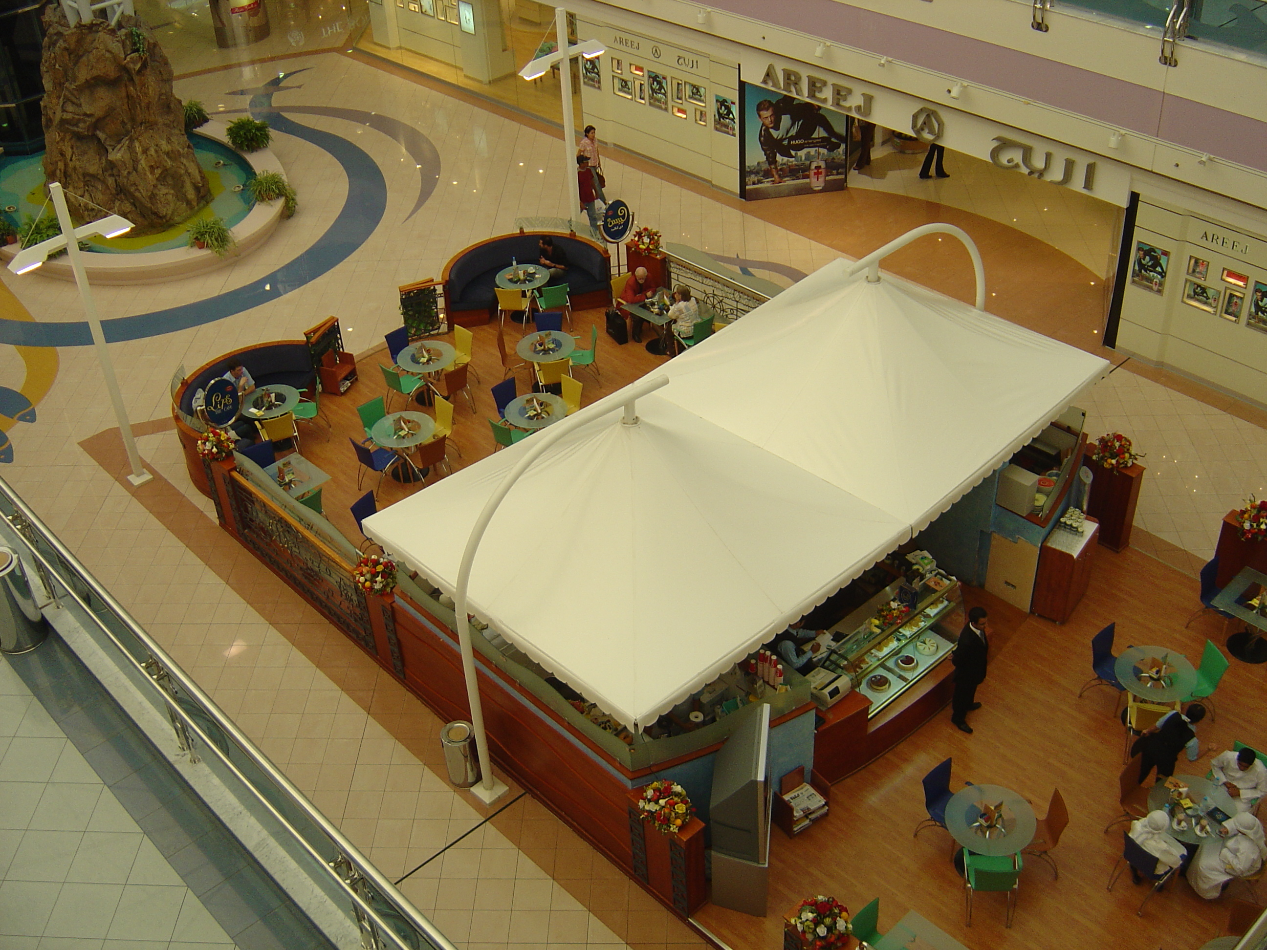 照片 阿联酋(United Arab Emirates) 阿布扎比(Abu Dhabi) 码头购物中心(Marina Mall) 2005-09 10