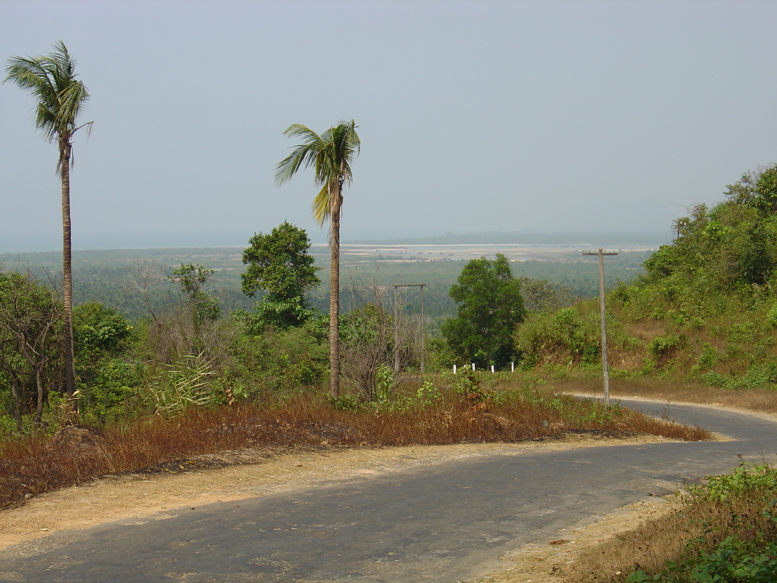 照片 缅甸(Myanmar) 土瓦至茂马干海滩公路(Road from Dawei to Maungmagan beach) 2005-01 4