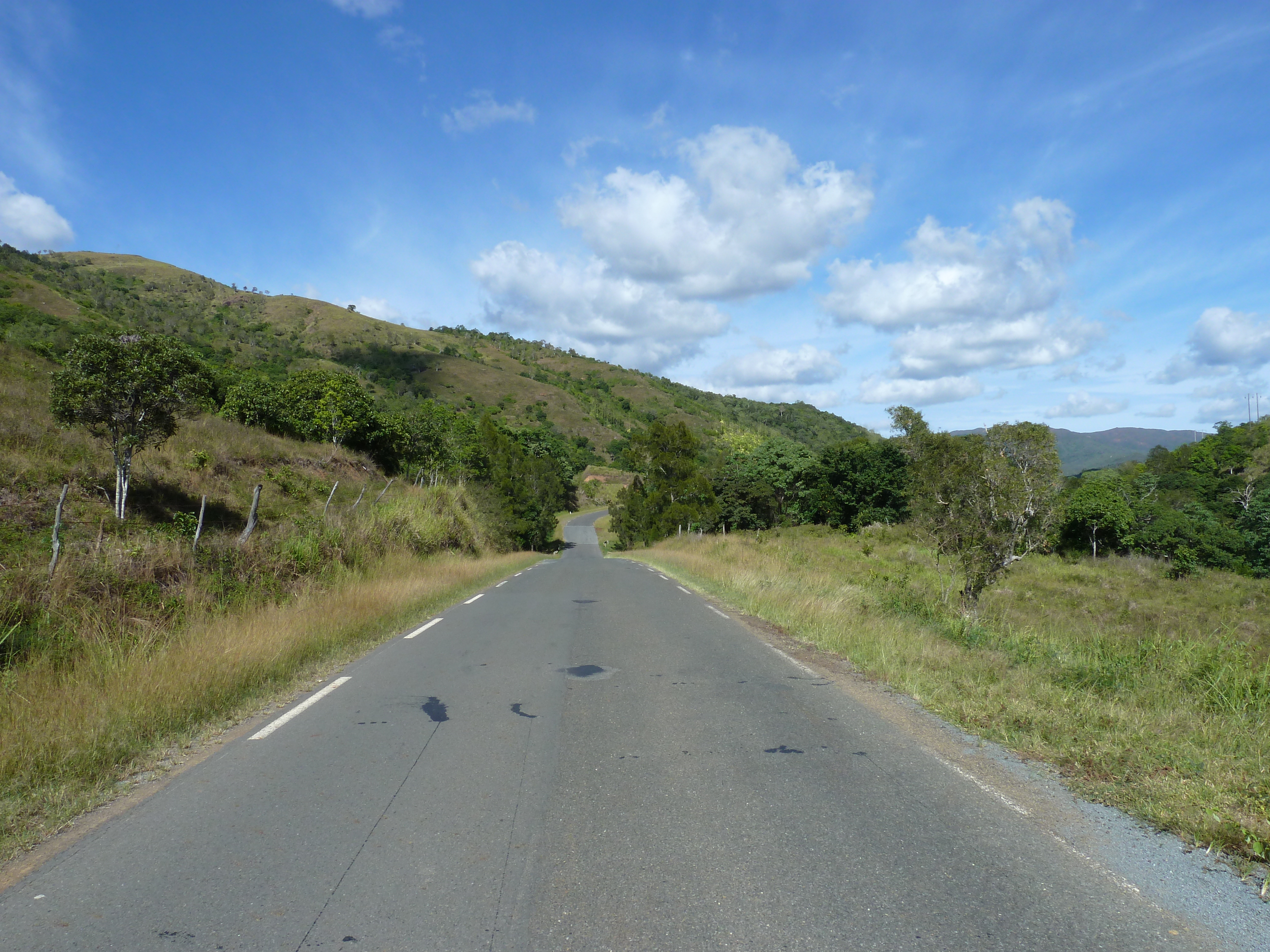 照片 新喀里多尼亚(New Caledonia) 通图塔至蒂奥公路(Tontouta to Thio road) 2010-05 21